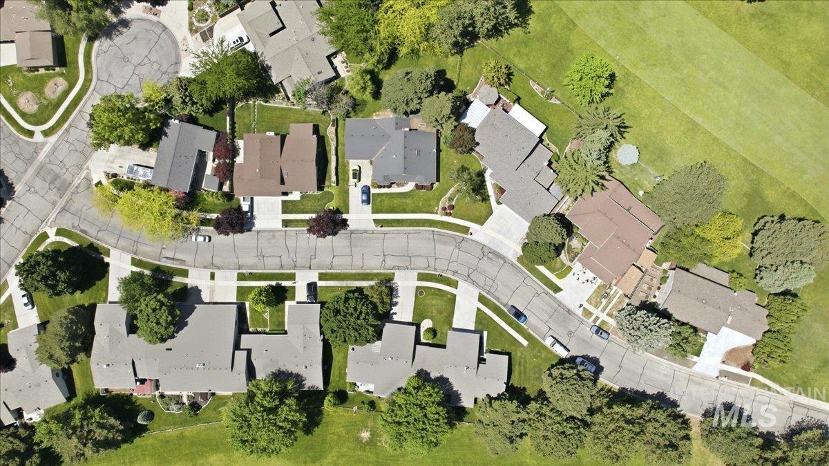 599 N Pebble Beach Way, Eagle, Idaho 83616, 4 Bedrooms, 2.5 Bathrooms, Residential For Sale, Price $739,900,MLS 98986802