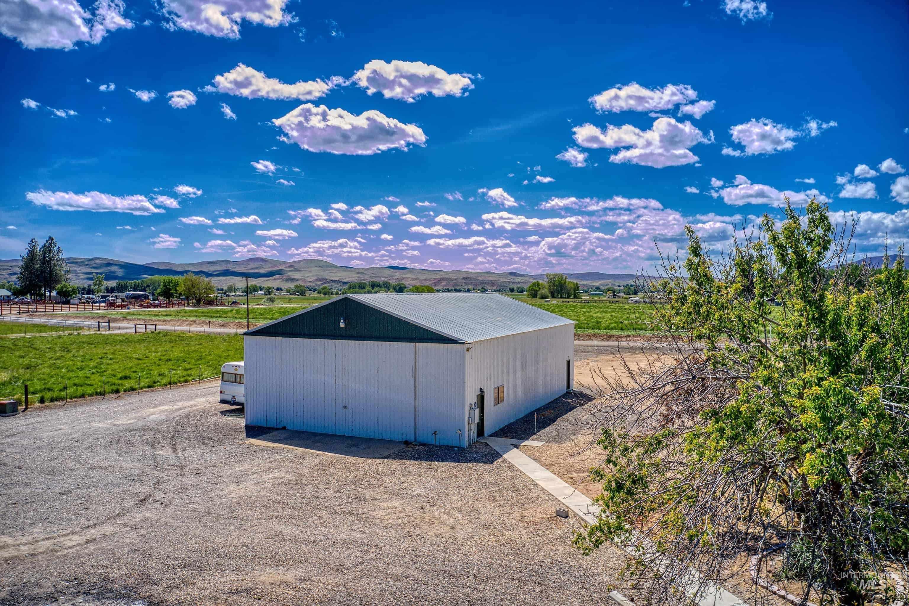 748 Pringle Road, Weiser, Idaho 83672, 3 Bedrooms, 2 Bathrooms, Residential For Sale, Price $769,000,MLS 98986803