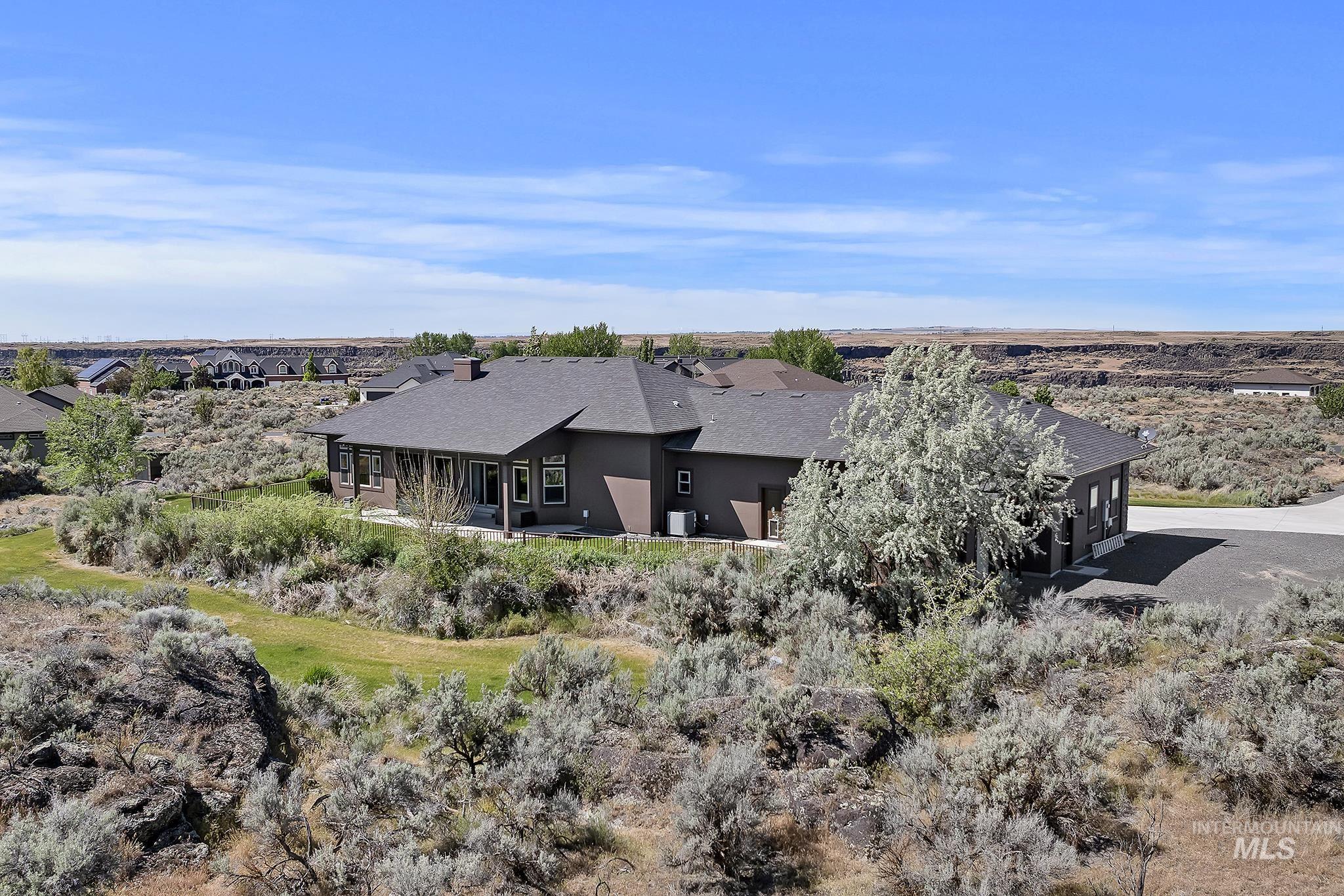 3437 Rim Rock Dr, Kimberly, Idaho 83341, 4 Bedrooms, 2.5 Bathrooms, Residential For Sale, Price $974,900,MLS 98986804