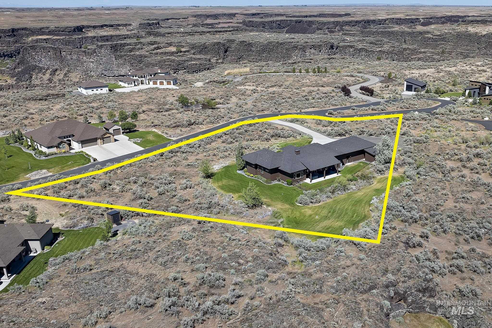 3437 Rim Rock Dr, Kimberly, Idaho 83341, 4 Bedrooms, 2.5 Bathrooms, Residential For Sale, Price $974,900,MLS 98986804