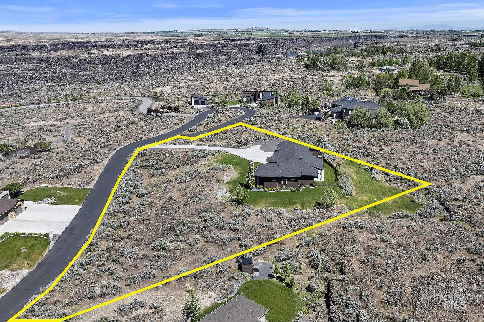 3437 Rim Rock Dr, Kimberly, Idaho 83341, 4 Bedrooms, 2.5 Bathrooms, Residential For Sale, Price $974,900,MLS 98986804