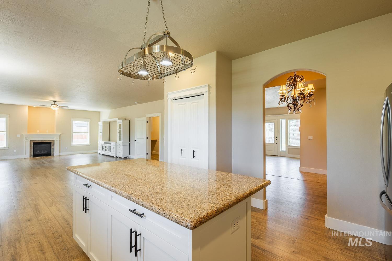 10170 W Broadford Drive, Star, Idaho 83669, 3 Bedrooms, 2 Bathrooms, Residential For Sale, Price $559,990, 98986805