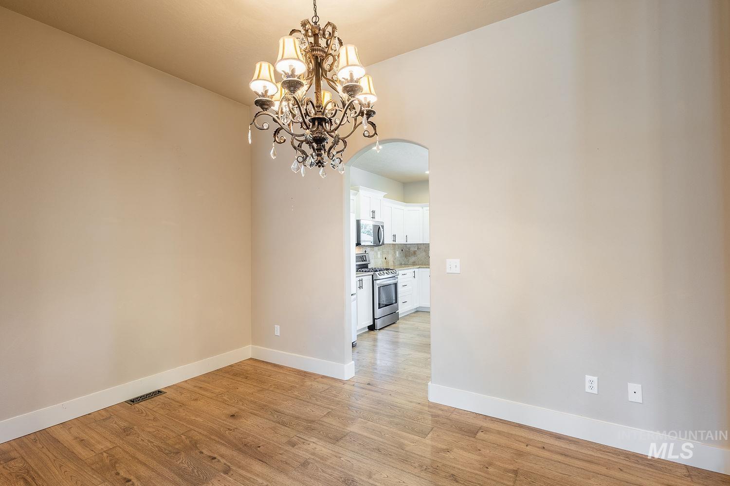10170 W Broadford Drive, Star, Idaho 83669, 3 Bedrooms, 2 Bathrooms, Residential For Sale, Price $559,990, 98986805