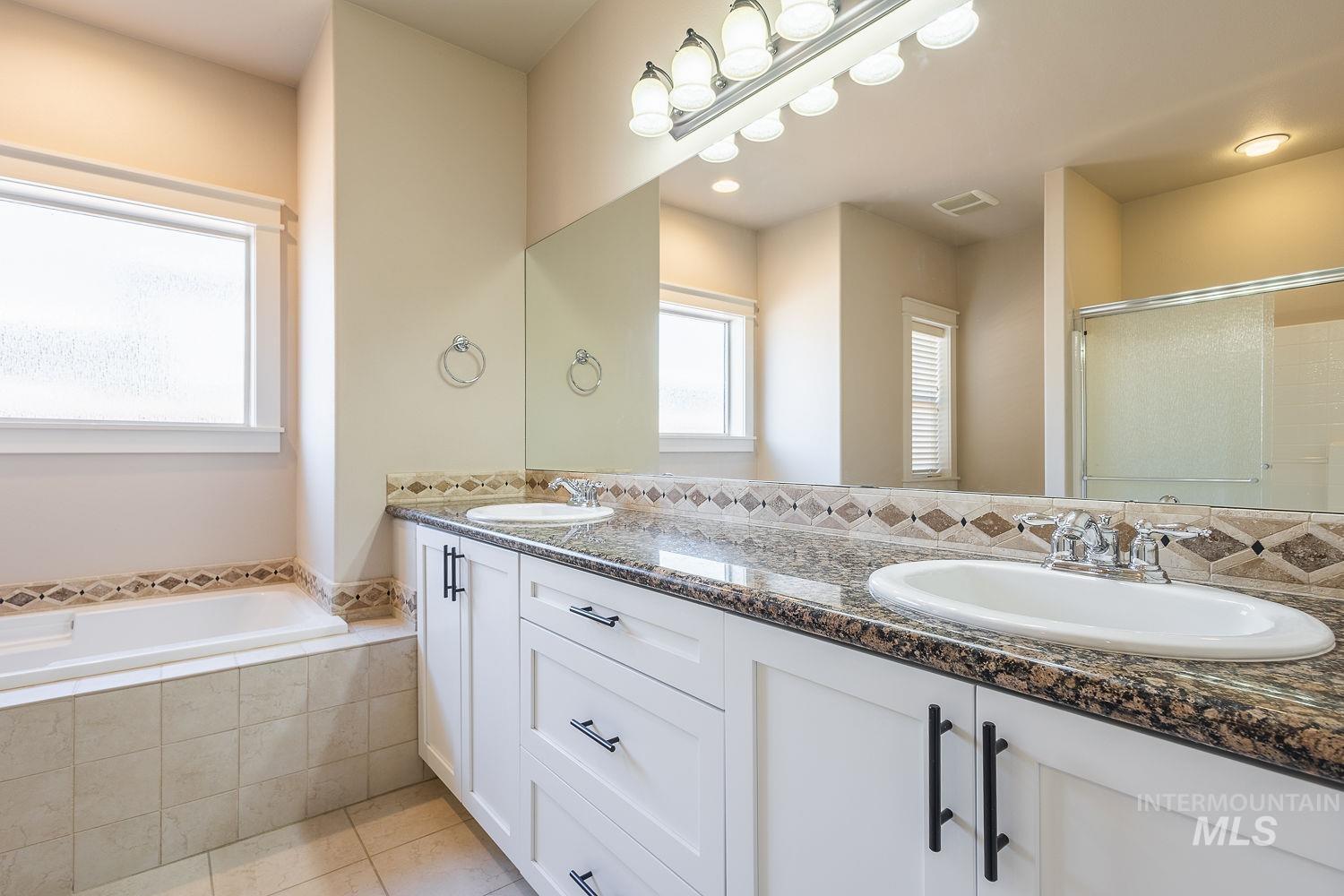 10170 W Broadford Drive, Star, Idaho 83669, 3 Bedrooms, 2 Bathrooms, Residential For Sale, Price $559,990, 98986805
