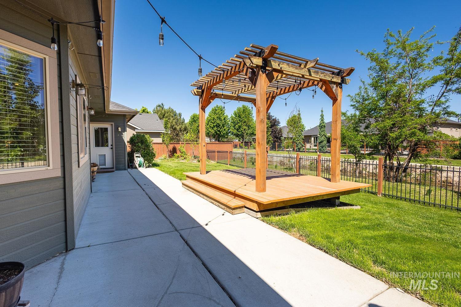 10170 W Broadford Drive, Star, Idaho 83669, 3 Bedrooms, 2 Bathrooms, Residential For Sale, Price $559,990, 98986805