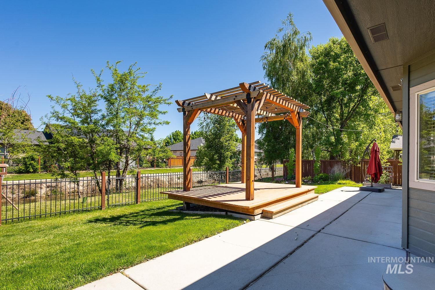 10170 W Broadford Drive, Star, Idaho 83669, 3 Bedrooms, 2 Bathrooms, Residential For Sale, Price $559,990, 98986805