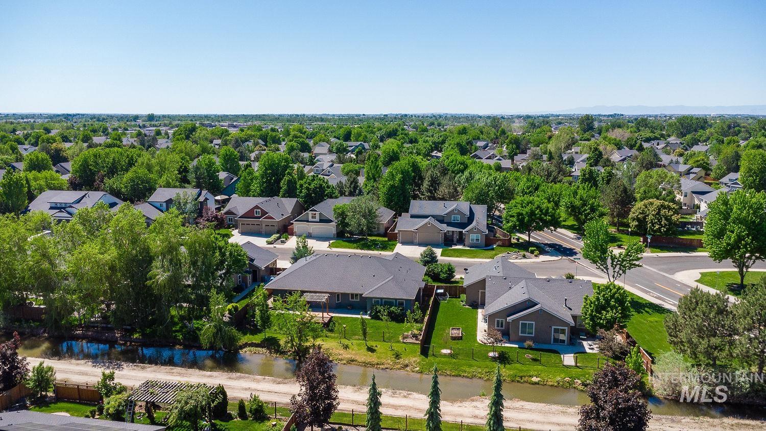 10170 W Broadford Drive, Star, Idaho 83669, 3 Bedrooms, 2 Bathrooms, Residential For Sale, Price $559,990, 98986805