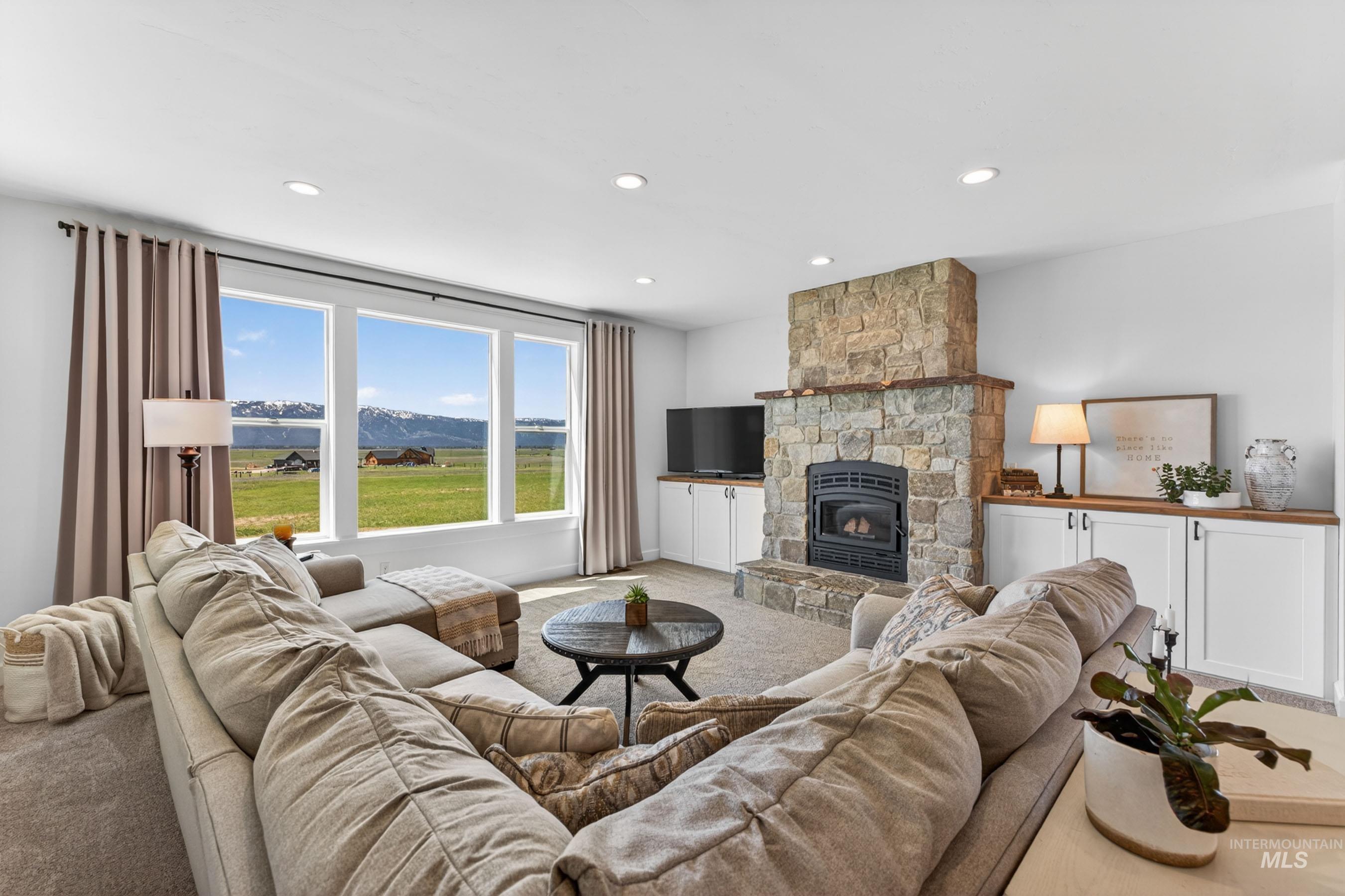 97 Chisum Dr, Donnelly, Idaho 83615, 4 Bedrooms, 3.5 Bathrooms, Residential For Sale, Price $1,349,000,MLS 98986806