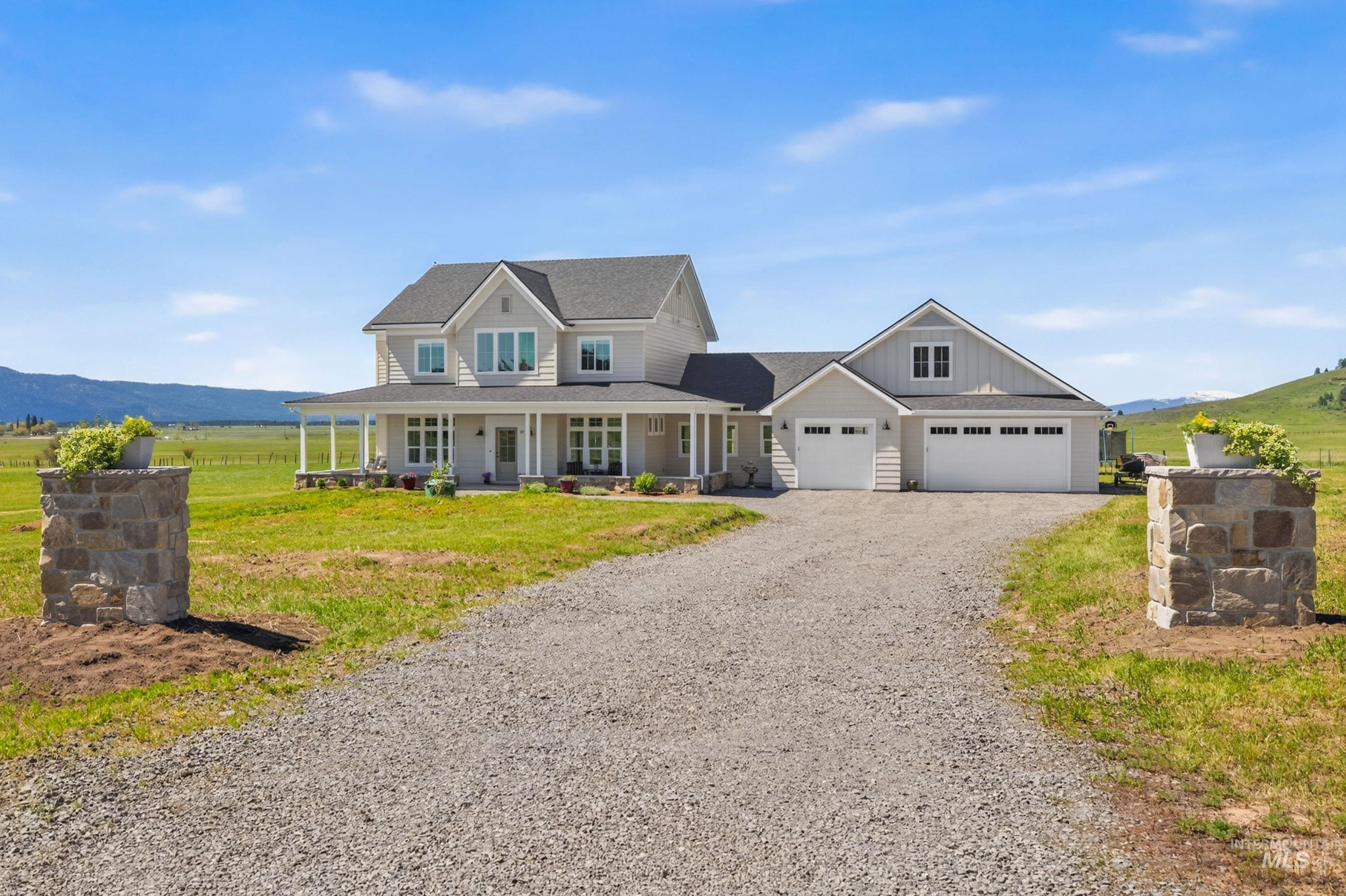 97 Chisum Dr, Donnelly, Idaho 83615, 4 Bedrooms, 3.5 Bathrooms, Residential For Sale, Price $1,349,000,MLS 98986806