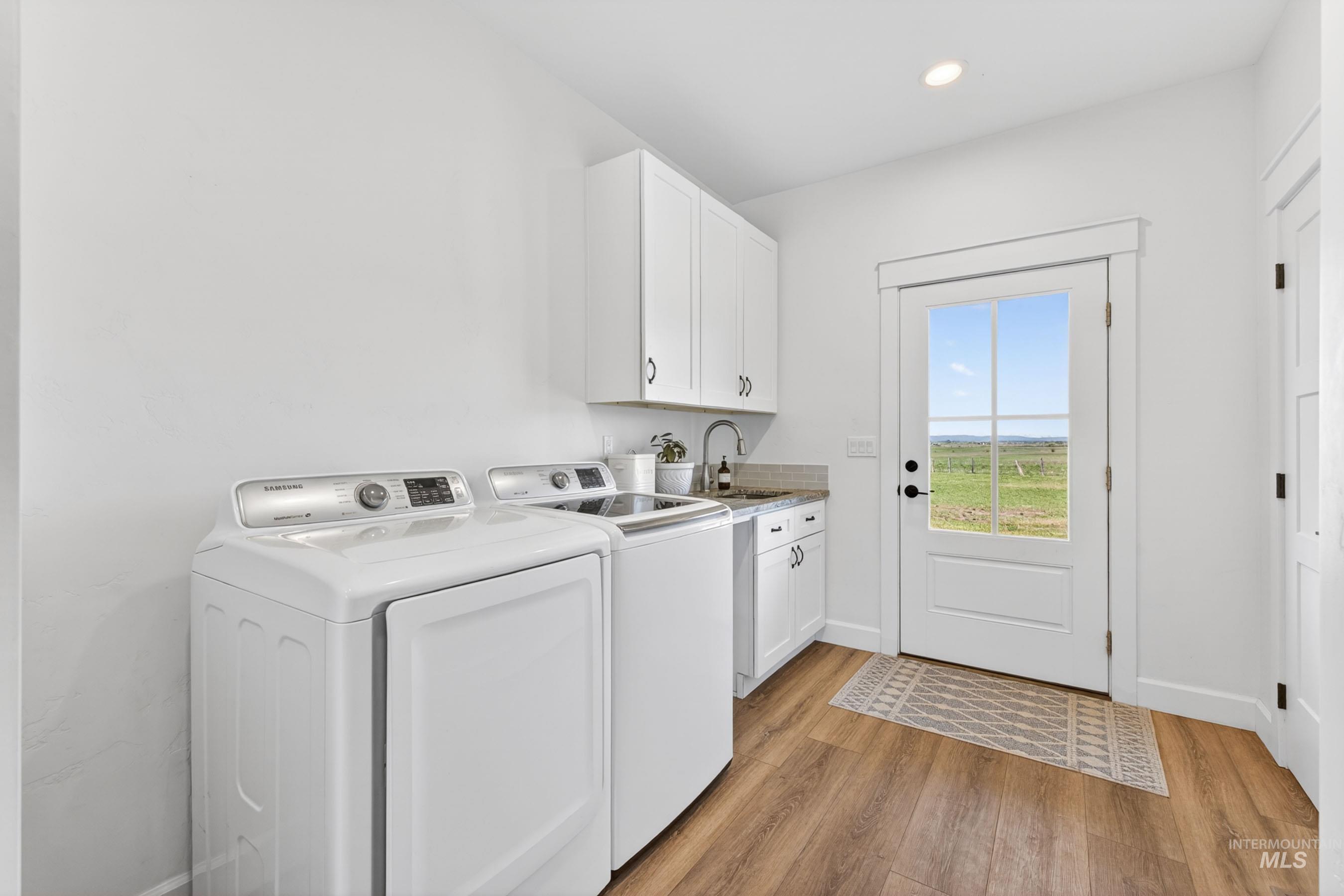 97 Chisum Dr, Donnelly, Idaho 83615, 4 Bedrooms, 3.5 Bathrooms, Residential For Sale, Price $1,349,000,MLS 98986806