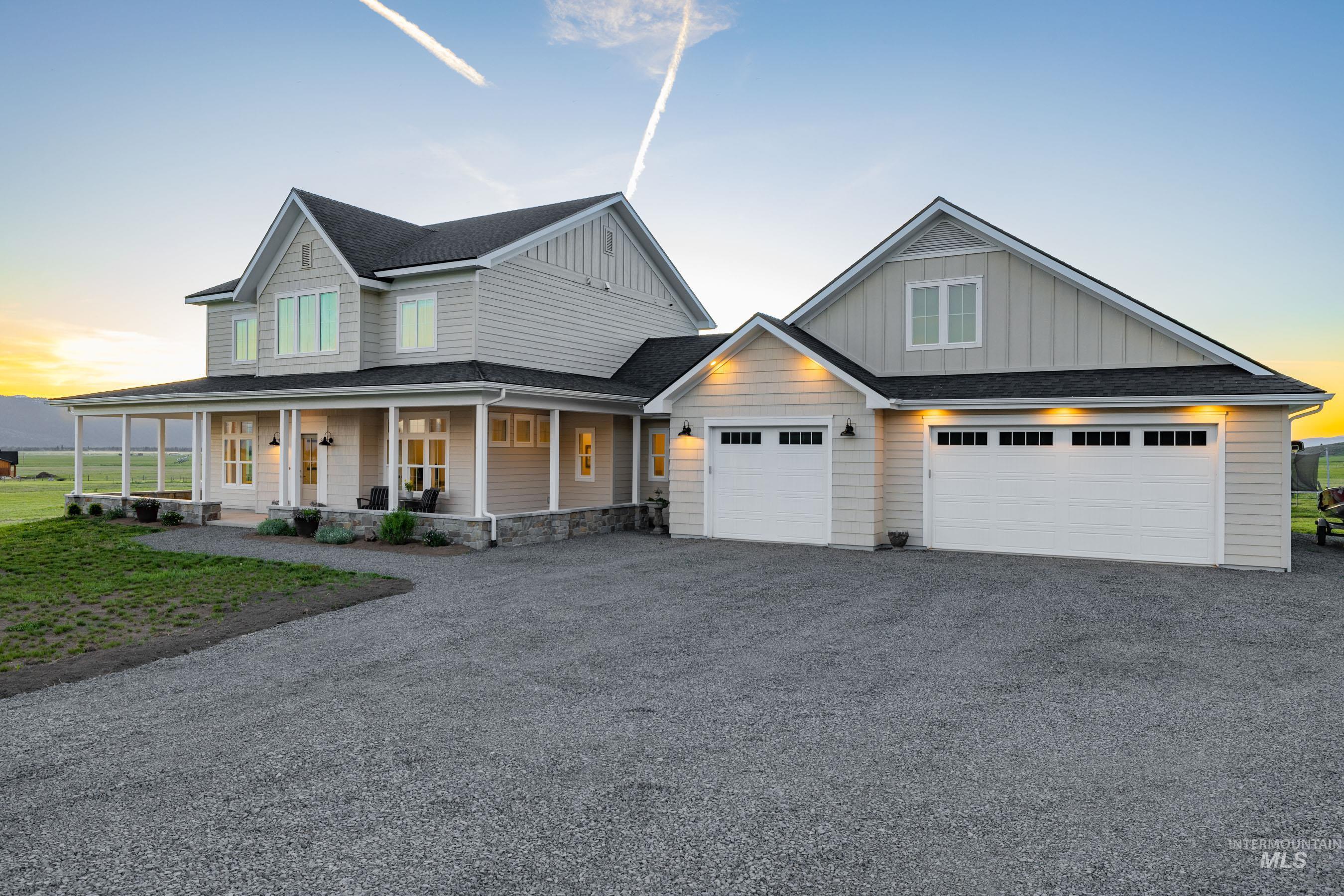97 Chisum Dr, Donnelly, Idaho 83615, 4 Bedrooms, 3.5 Bathrooms, Residential For Sale, Price $1,349,000,MLS 98986806