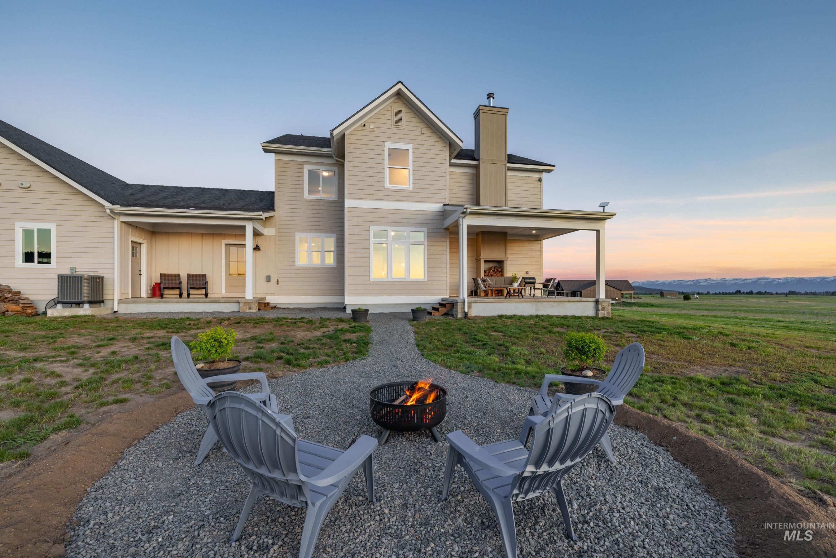 97 Chisum Dr, Donnelly, Idaho 83615, 4 Bedrooms, 3.5 Bathrooms, Residential For Sale, Price $1,349,000,MLS 98986806