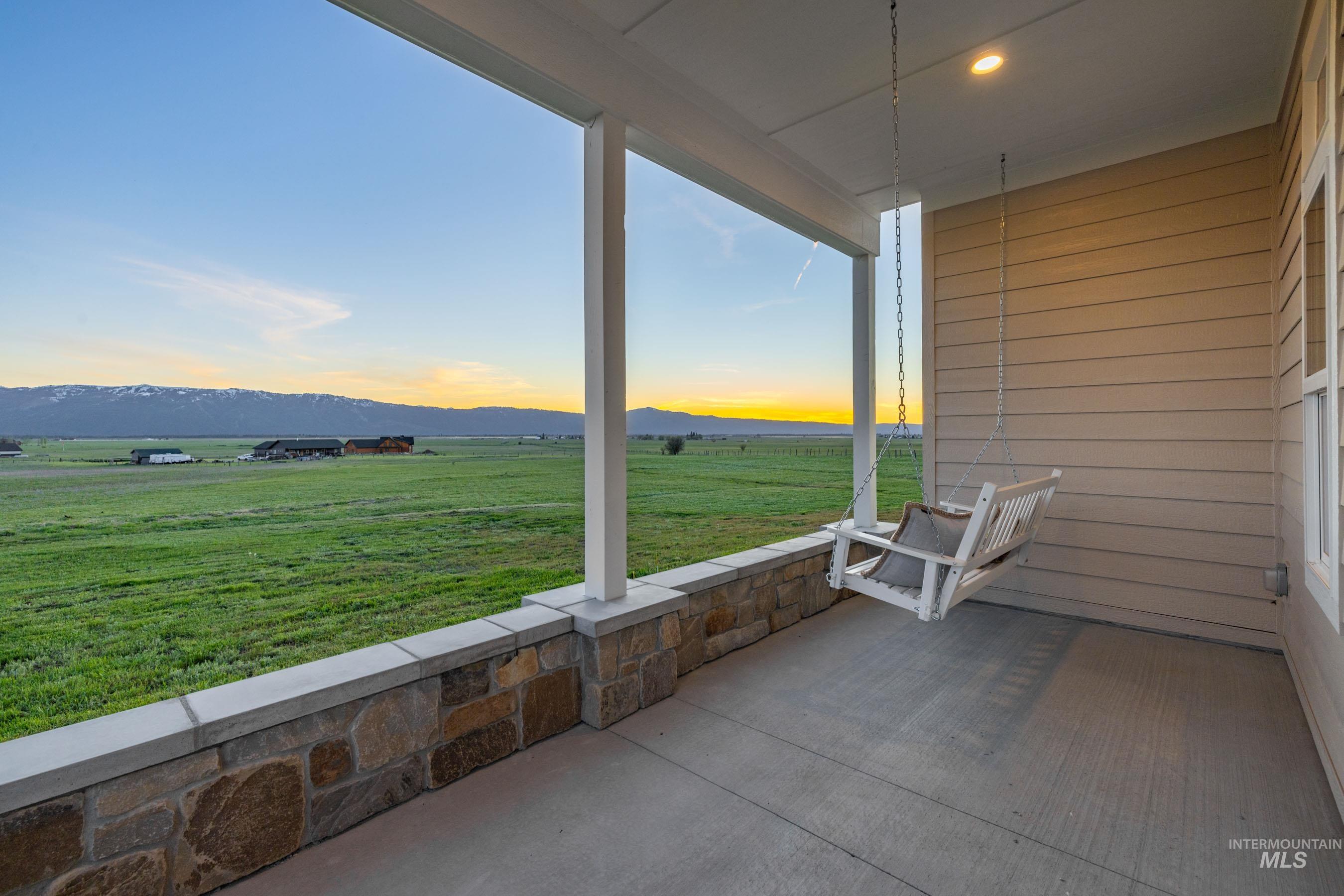 97 Chisum Dr, Donnelly, Idaho 83615, 4 Bedrooms, 3.5 Bathrooms, Residential For Sale, Price $1,349,000,MLS 98986806