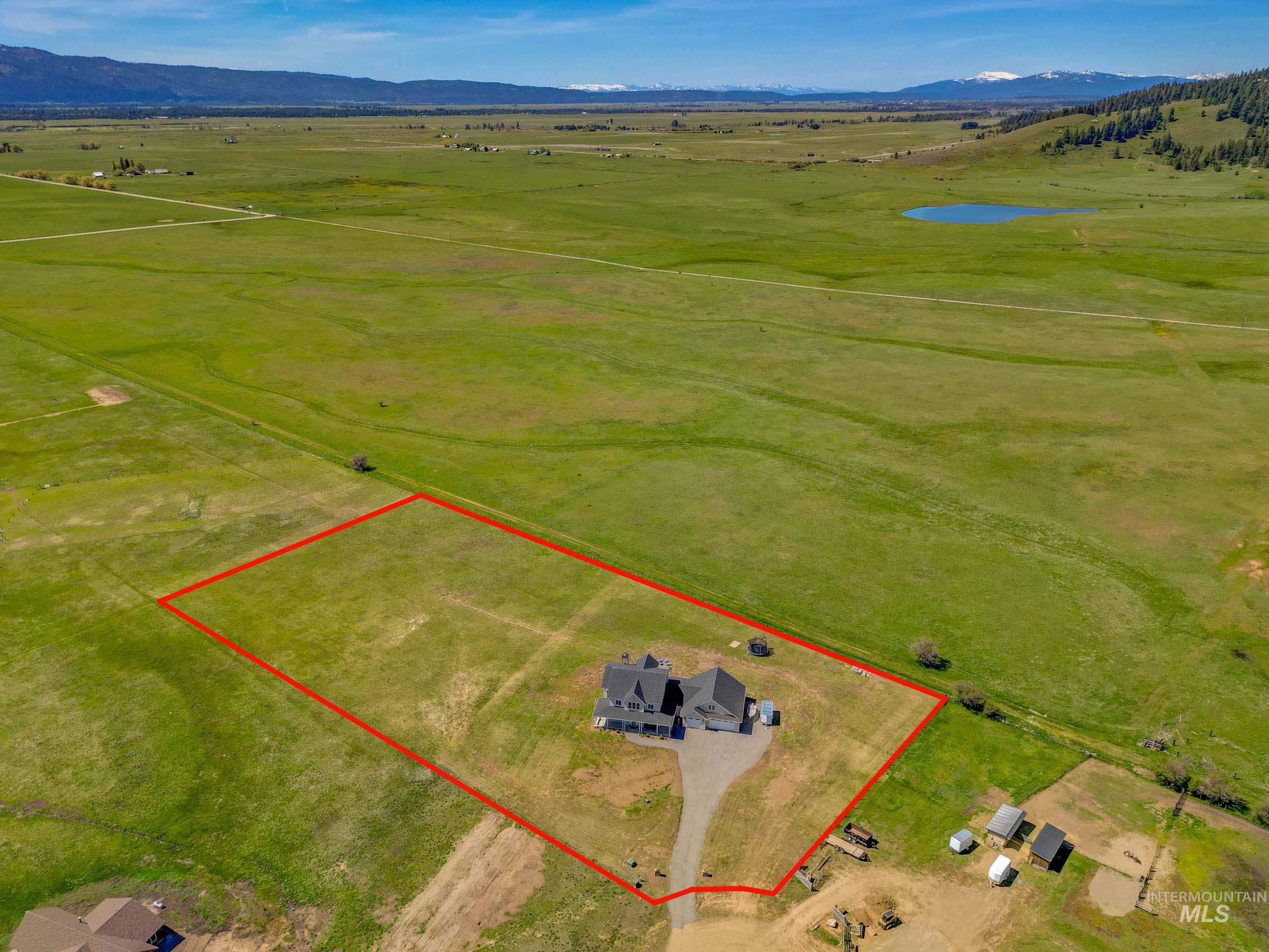 97 Chisum Dr, Donnelly, Idaho 83615, 4 Bedrooms, 3.5 Bathrooms, Residential For Sale, Price $1,349,000,MLS 98986806