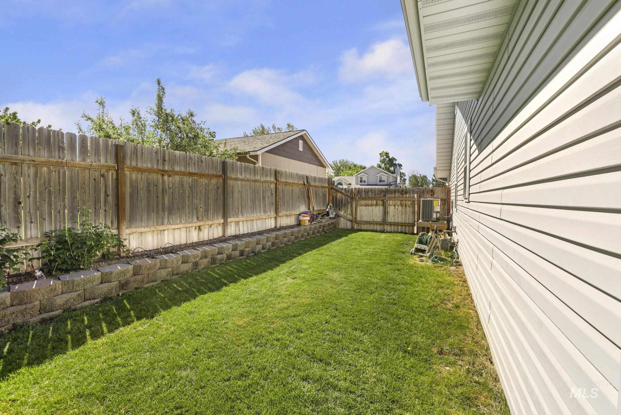 208 Diamond Dr., Kimberly, Idaho 83341, 5 Bedrooms, 2 Bathrooms, Residential For Sale, Price $559,900, 98986809