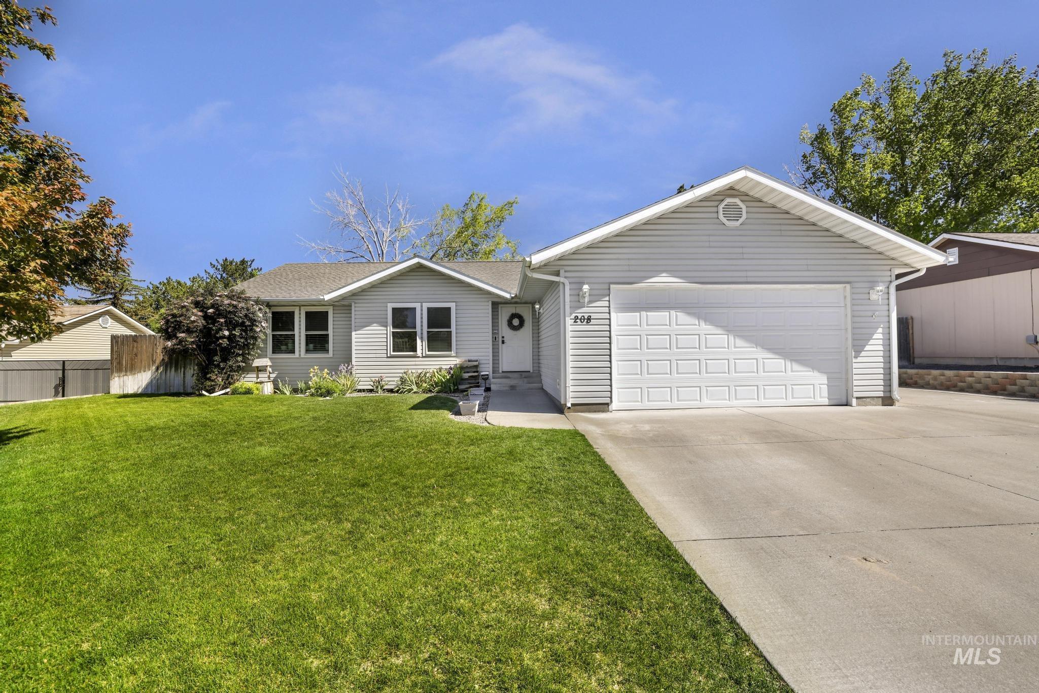 208 Diamond Dr., Kimberly, Idaho 83341, 5 Bedrooms, 2 Bathrooms, Residential For Sale, Price $559,900, 98986809