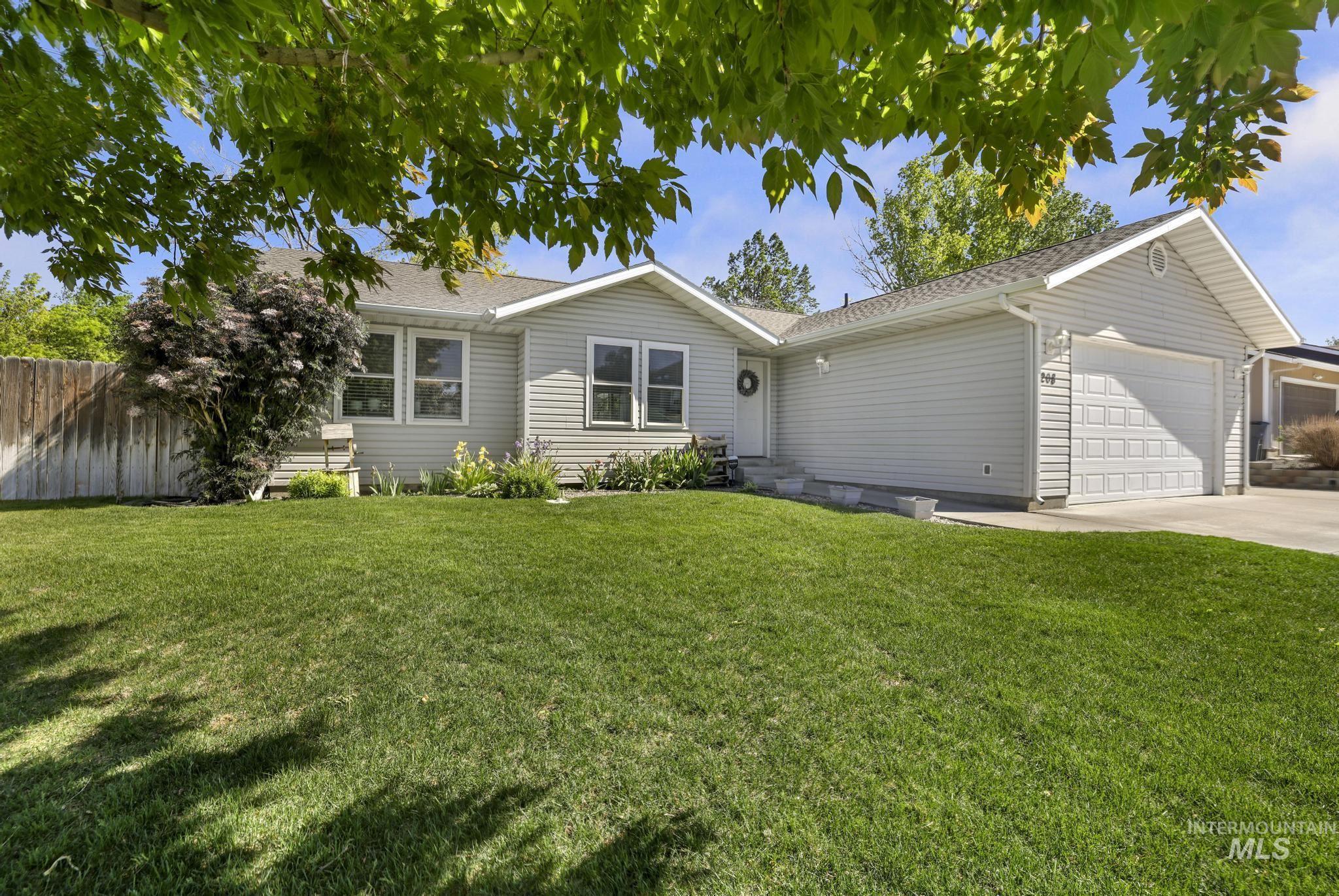 208 Diamond Dr., Kimberly, Idaho 83341, 5 Bedrooms, 2 Bathrooms, Residential For Sale, Price $559,900, 98986809