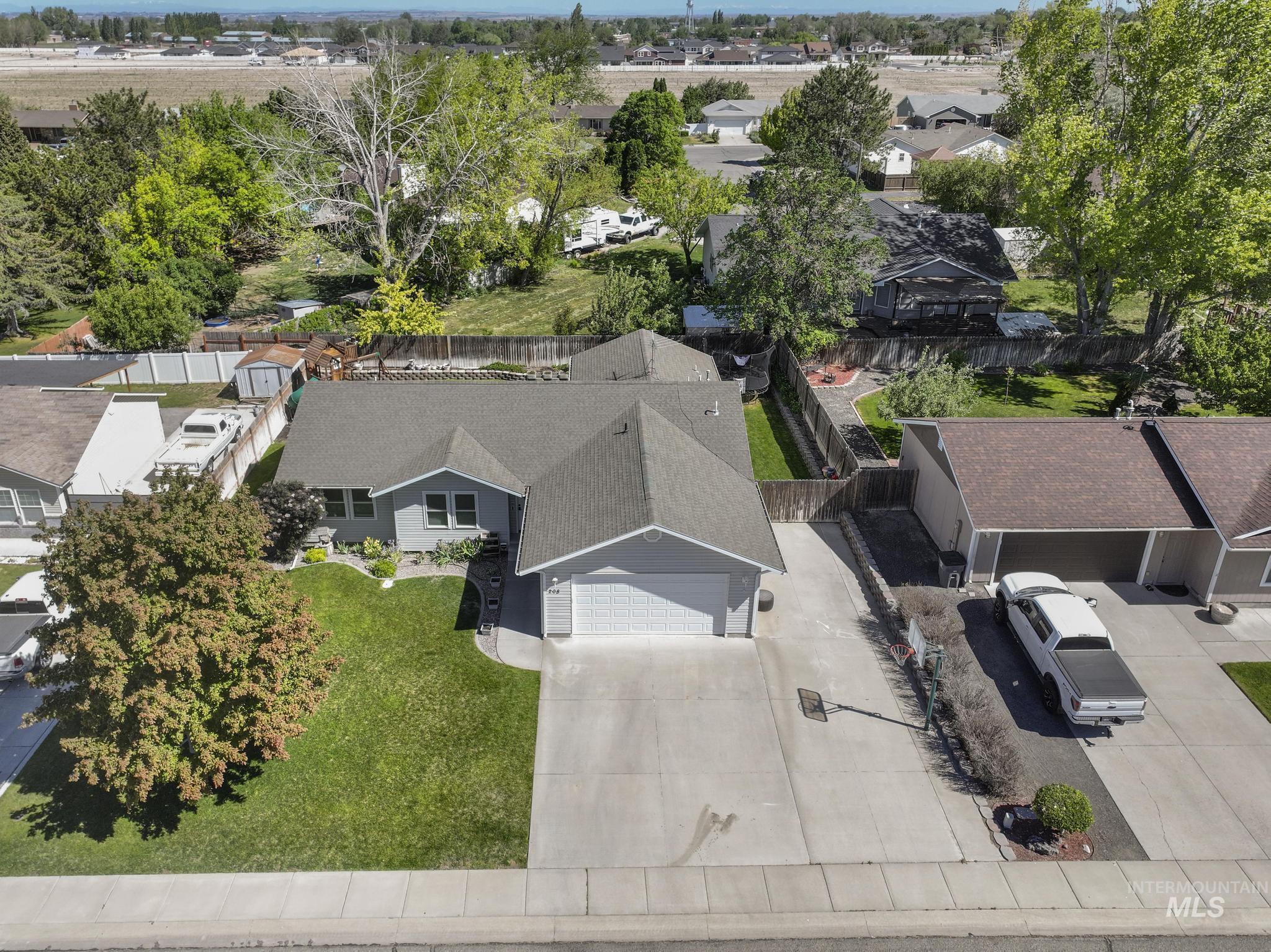 208 Diamond Dr., Kimberly, Idaho 83341, 5 Bedrooms, 2 Bathrooms, Residential For Sale, Price $559,900, 98986809