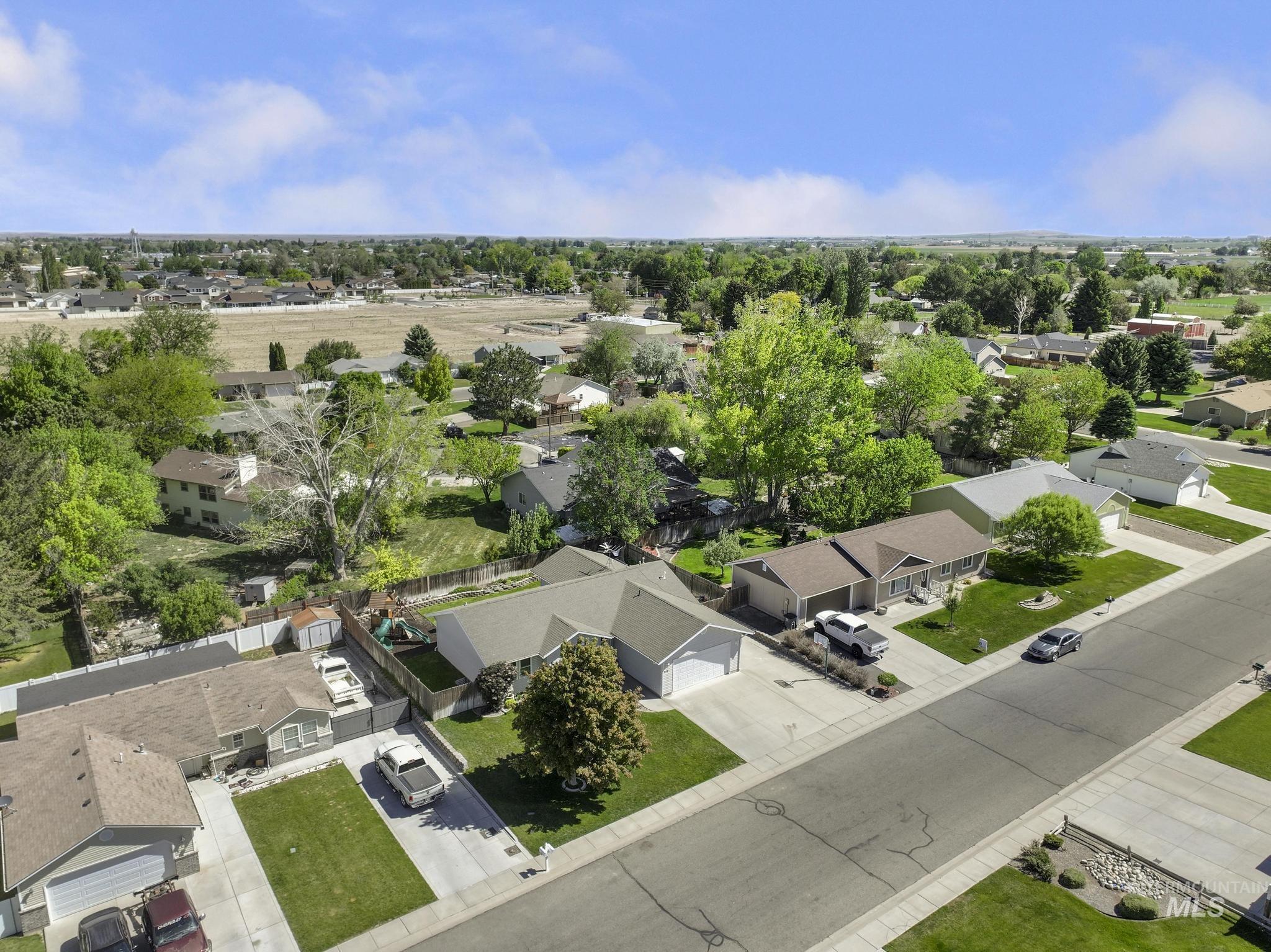 208 Diamond Dr., Kimberly, Idaho 83341, 5 Bedrooms, 2 Bathrooms, Residential For Sale, Price $559,900, 98986809