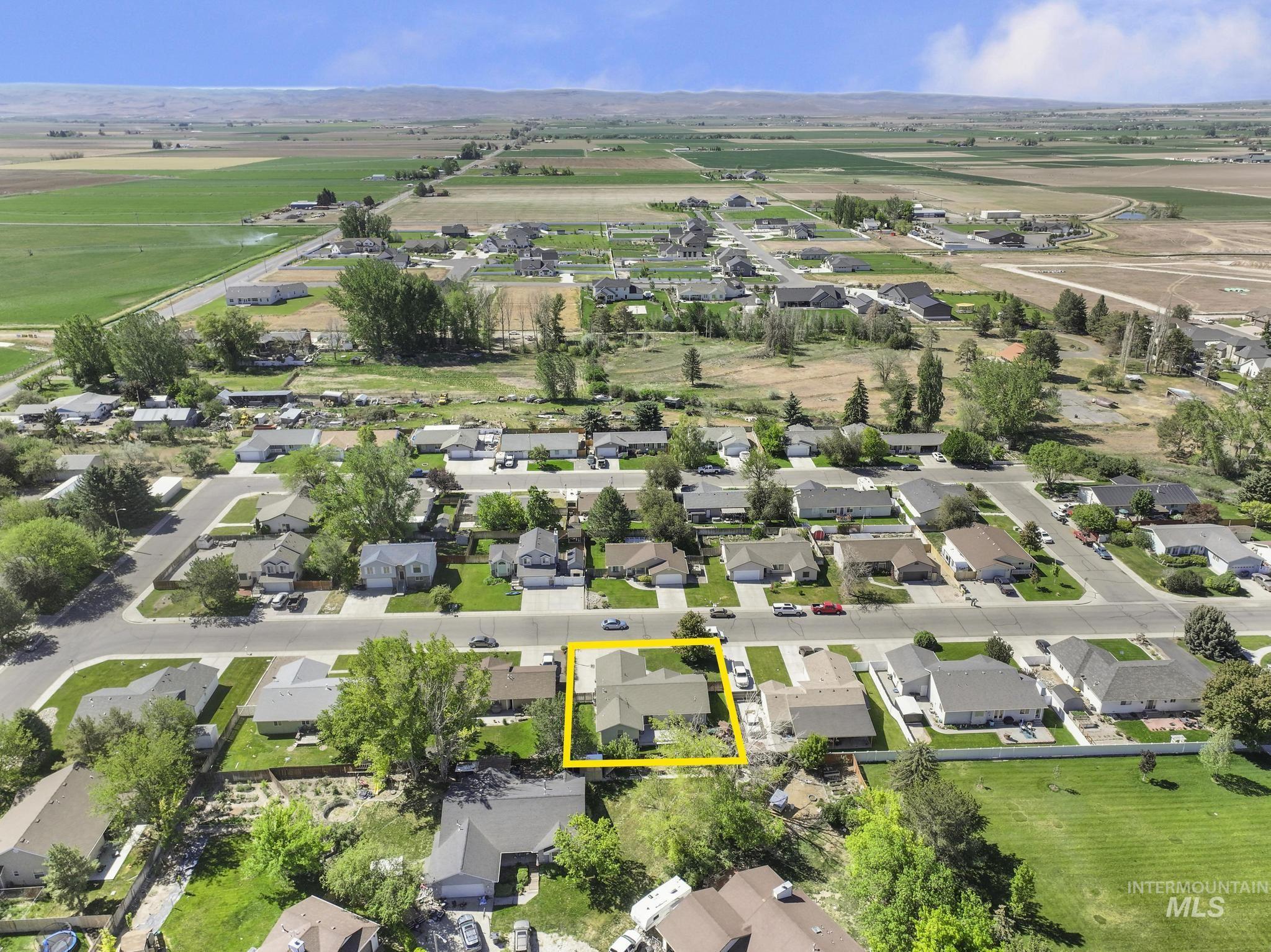208 Diamond Dr., Kimberly, Idaho 83341, 5 Bedrooms, 2 Bathrooms, Residential For Sale, Price $559,900, 98986809