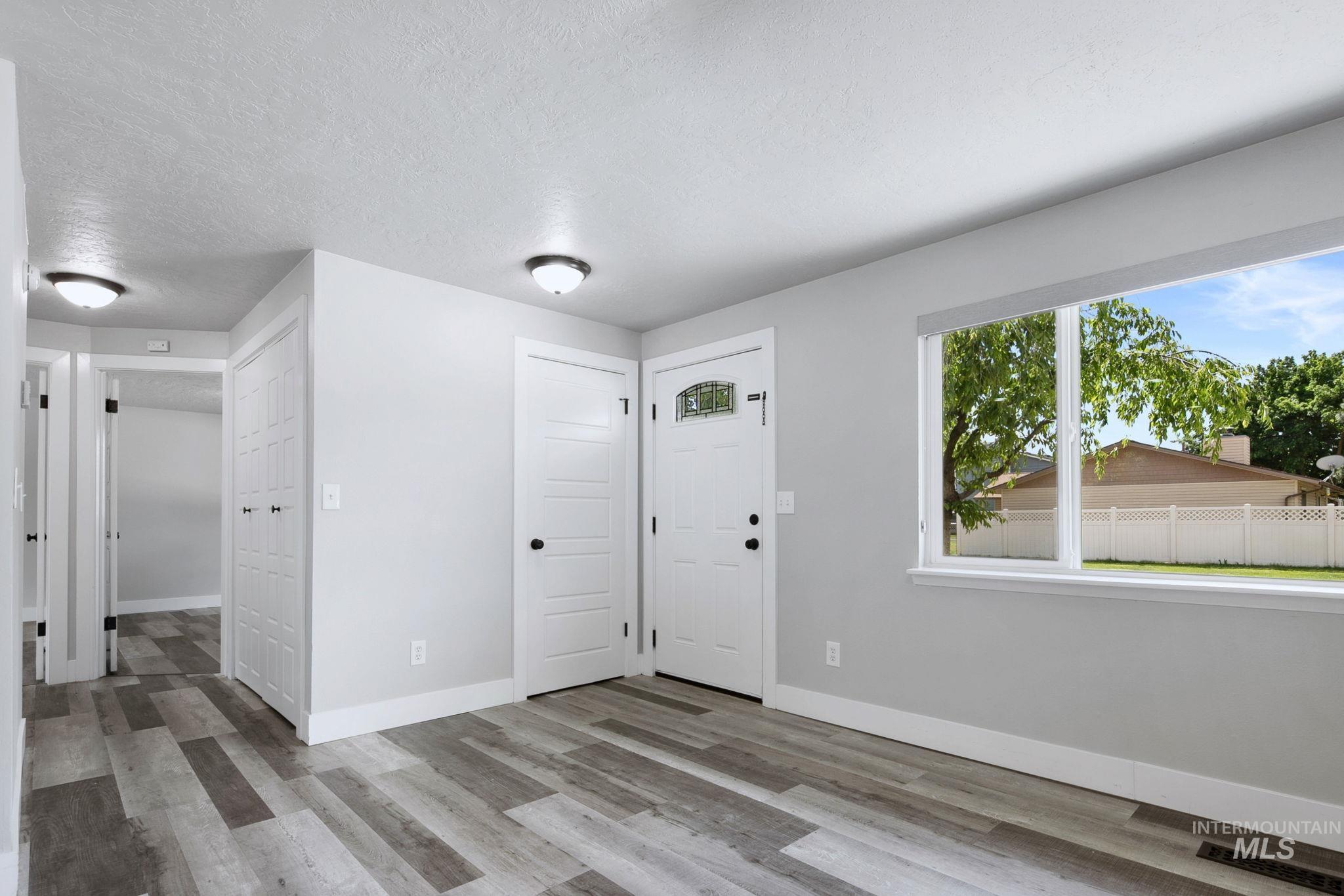 9538 W Albany Drive, Boise, Idaho 83704, 2 Bedrooms, 1 Bathroom, Residential For Sale, Price $359,900,MLS 98986810