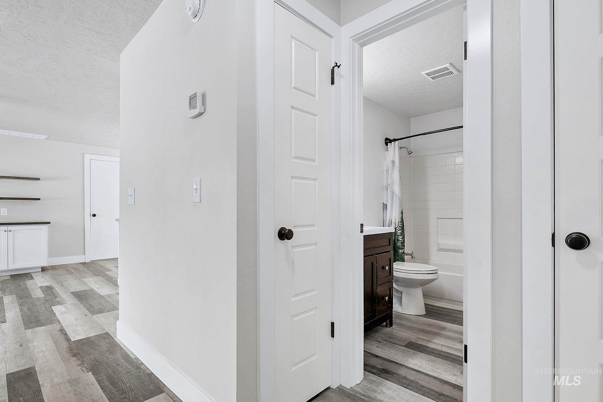 9538 W Albany Drive, Boise, Idaho 83704, 2 Bedrooms, 1 Bathroom, Residential For Sale, Price $359,900,MLS 98986810