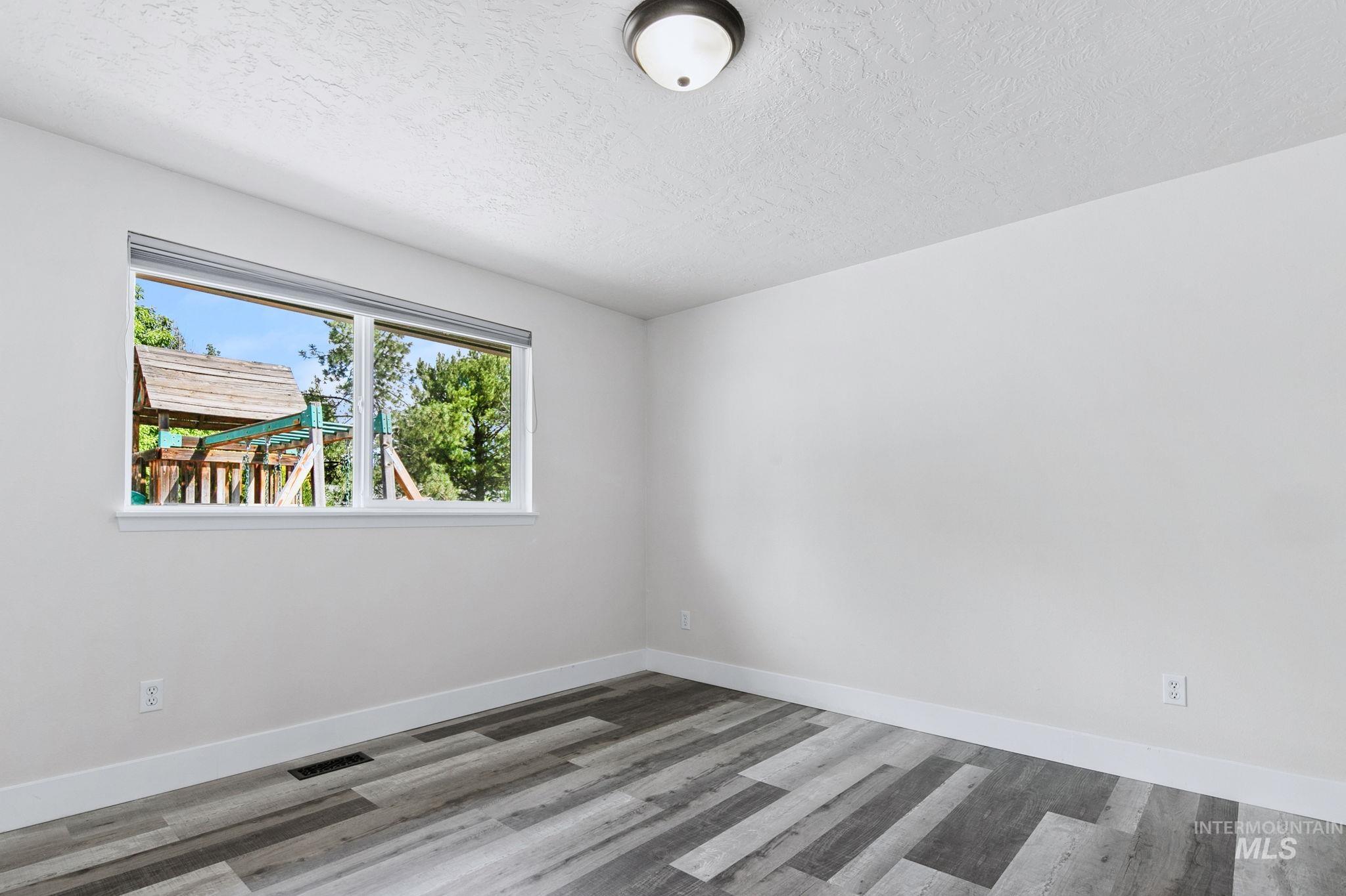 9538 W Albany Drive, Boise, Idaho 83704, 2 Bedrooms, 1 Bathroom, Residential For Sale, Price $359,900,MLS 98986810