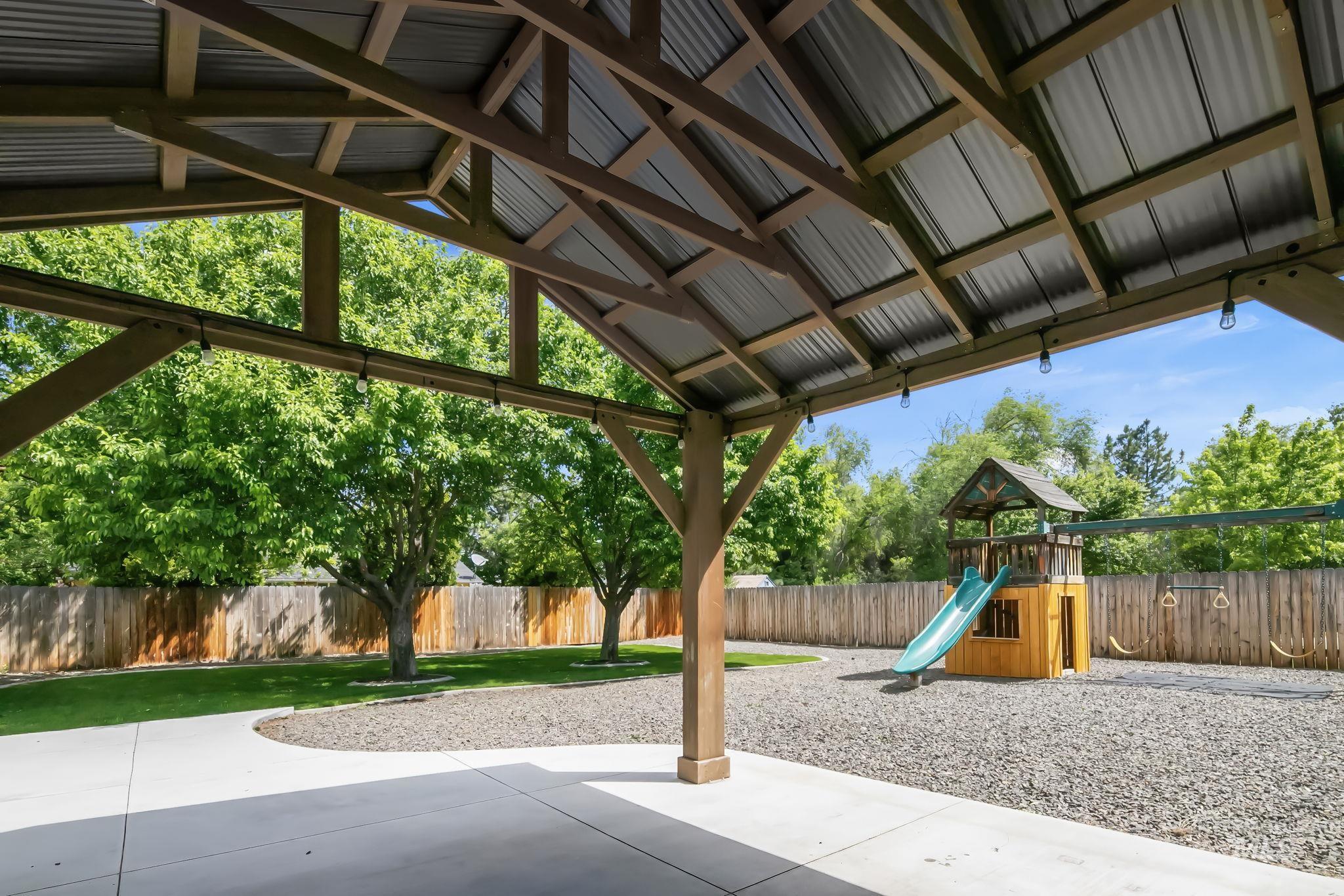 9538 W Albany Drive, Boise, Idaho 83704, 2 Bedrooms, 1 Bathroom, Residential For Sale, Price $359,900,MLS 98986810