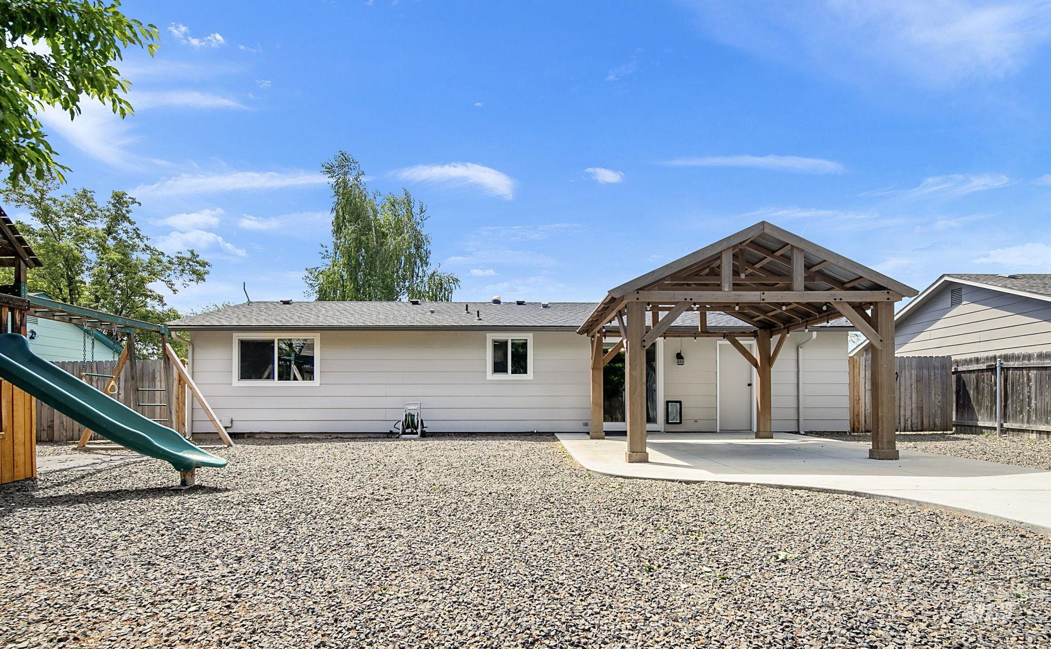 9538 W Albany Drive, Boise, Idaho 83704, 2 Bedrooms, 1 Bathroom, Residential For Sale, Price $359,900,MLS 98986810