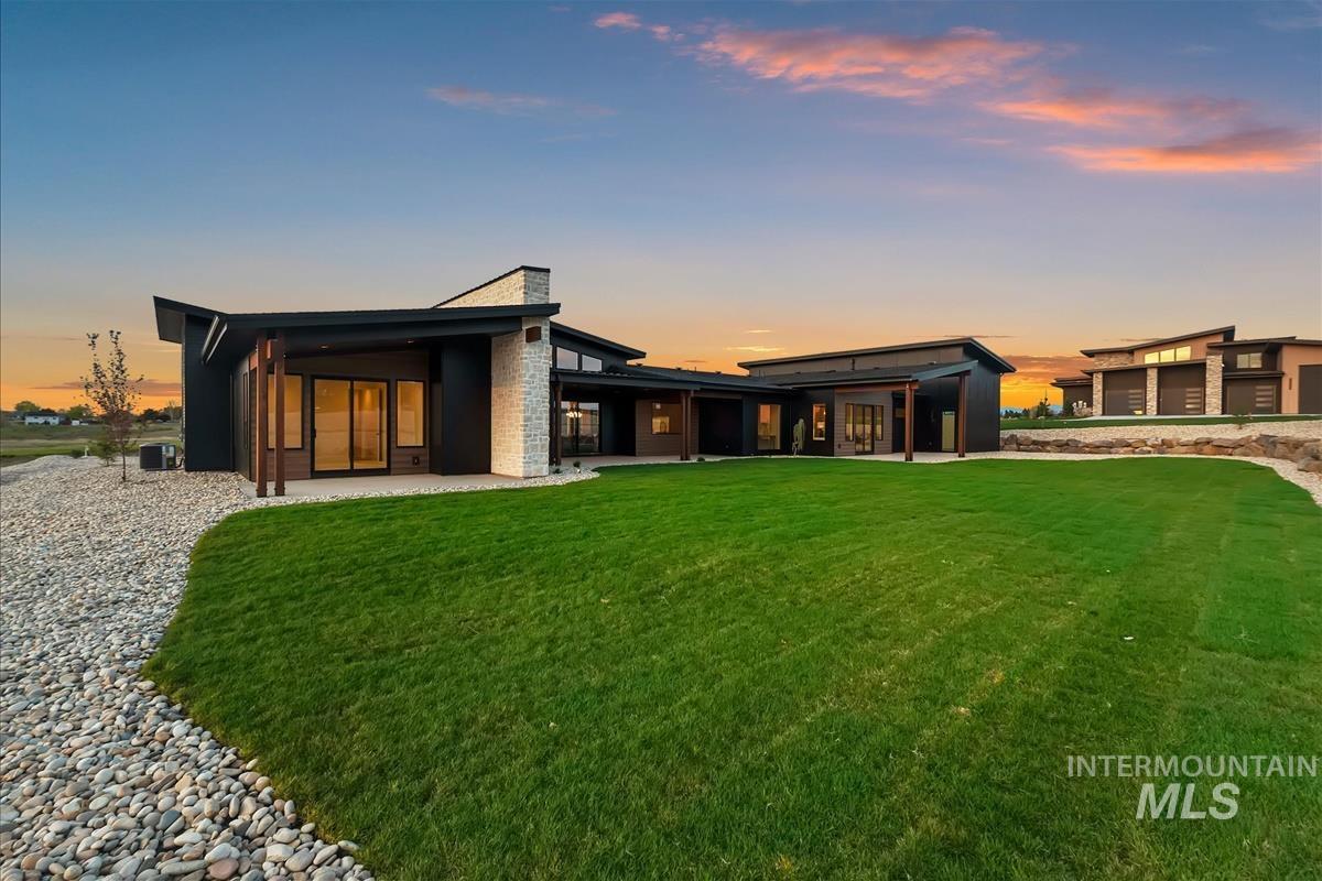 8085 Quail Hollow Dr, Middleton, Idaho 83644, 4 Bedrooms, 4.5 Bathrooms, Residential For Sale, Price $1,659,900,MLS 98986813