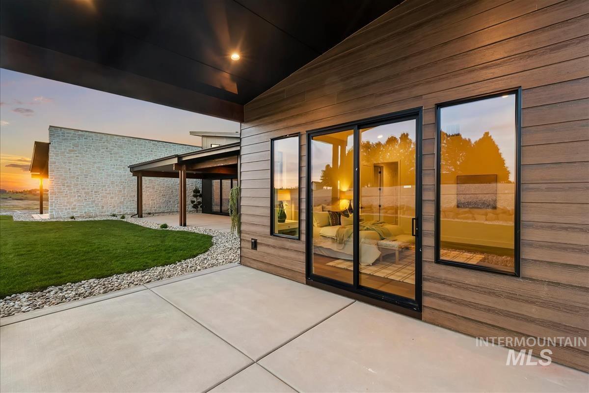 8085 Quail Hollow Dr, Middleton, Idaho 83644, 4 Bedrooms, 4.5 Bathrooms, Residential For Sale, Price $1,659,900,MLS 98986813