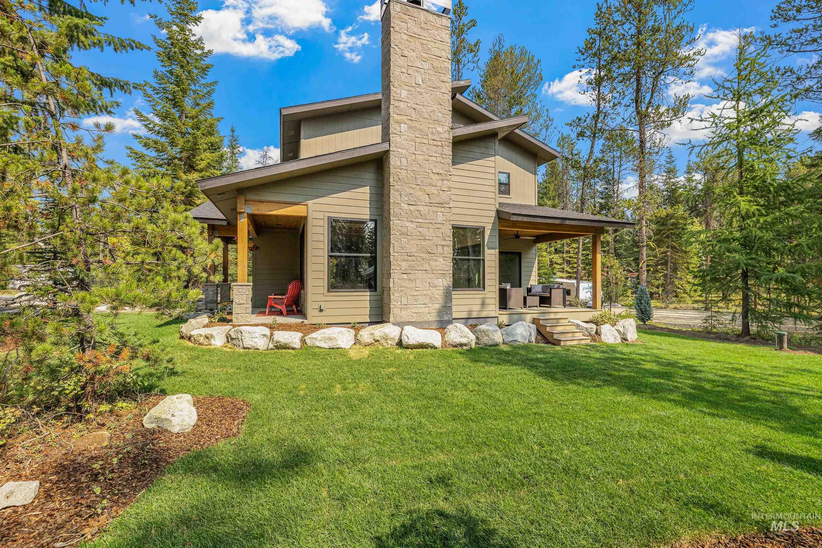 12850 Aurora Drive, Donnelly, Idaho 83615, 3 Bedrooms, 2.5 Bathrooms, Residential For Sale, Price $989,000,MLS 98986814