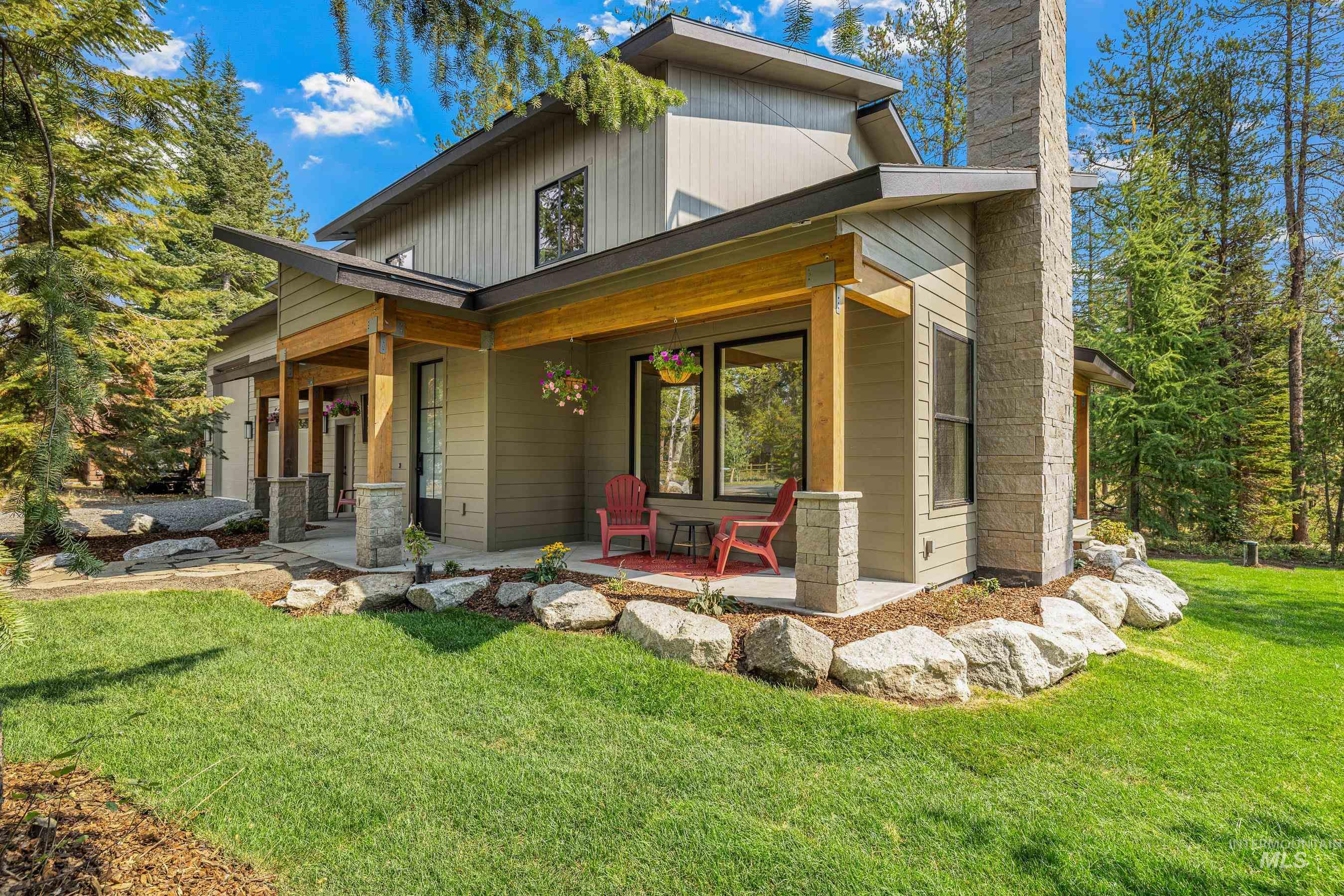 12850 Aurora Drive, Donnelly, Idaho 83615, 3 Bedrooms, 2.5 Bathrooms, Residential For Sale, Price $989,000,MLS 98986814