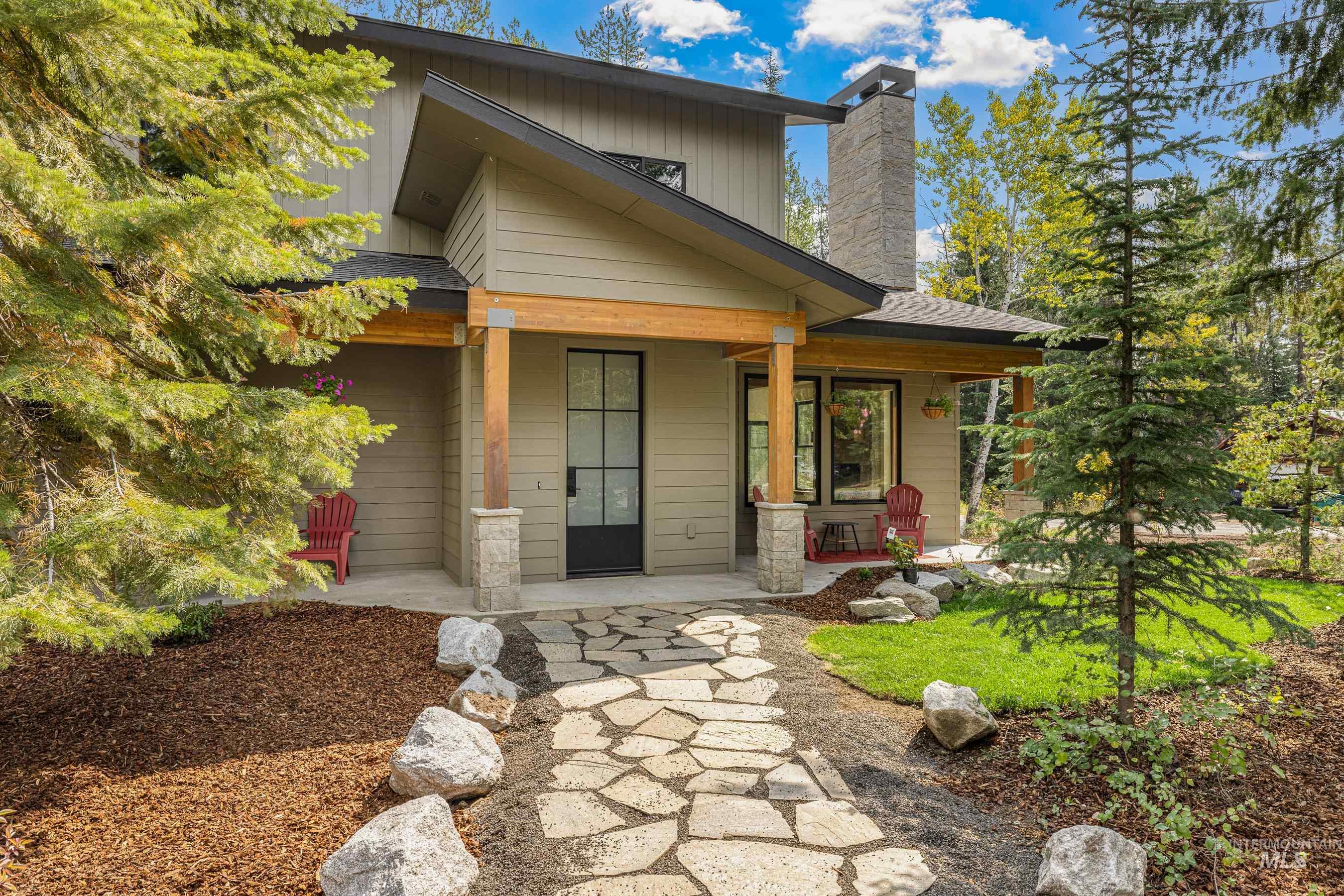 12850 Aurora Drive, Donnelly, Idaho 83615, 3 Bedrooms, 2.5 Bathrooms, Residential For Sale, Price $989,000,MLS 98986814