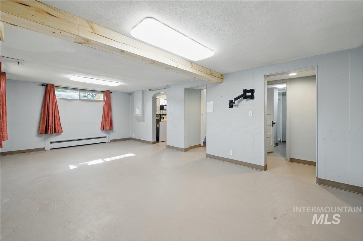 303 W Pine Ave, Meridian, Idaho 83642, 2 Bedrooms, 1 Bathroom, Residential Income For Sale, Price $470,000, 98986815