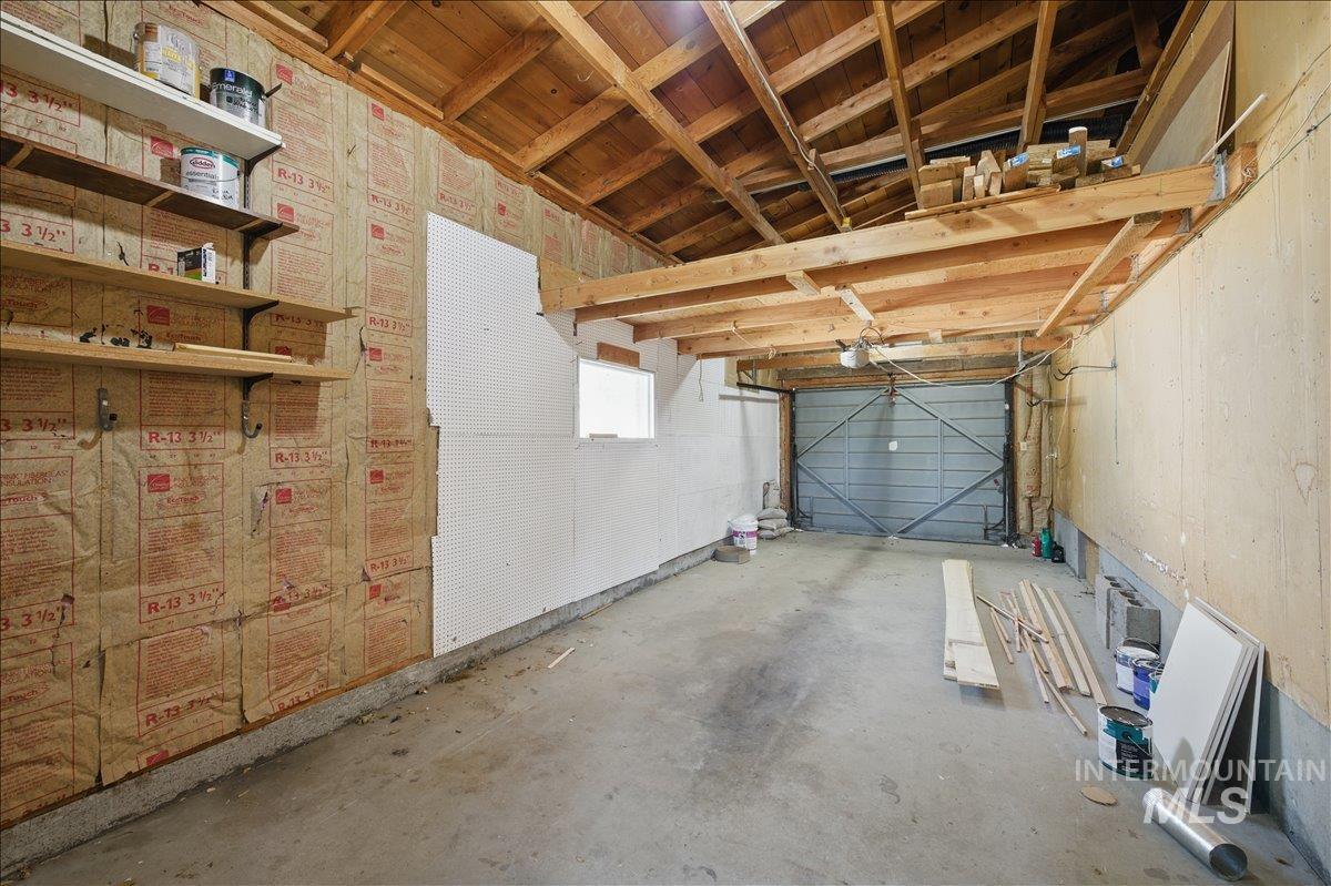 303 W Pine Ave, Meridian, Idaho 83642, 2 Bedrooms, 1 Bathroom, Residential Income For Sale, Price $470,000, 98986815