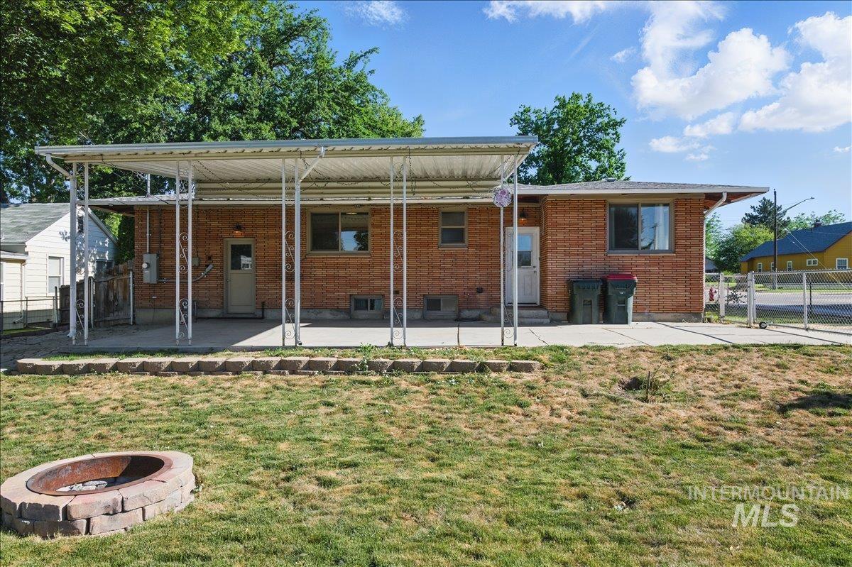 303 W Pine Ave, Meridian, Idaho 83642, 4 Bedrooms, 2 Bathrooms, Residential For Sale, Price $470,000,MLS 98986816