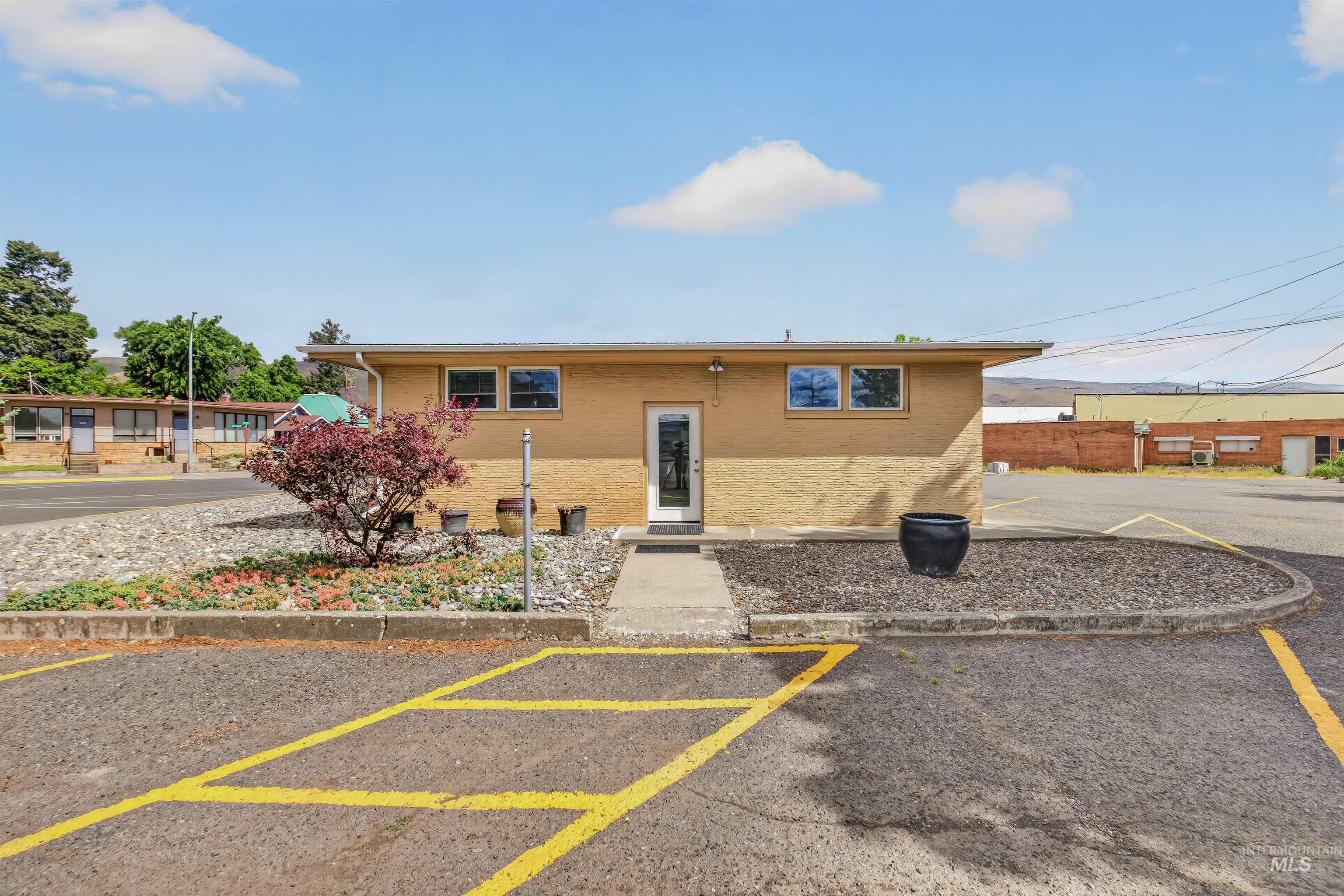 619 Diagonal Street, Clarkston, Washington 99403, Business/Commercial For Sale, Price $600,000,MLS 98986818