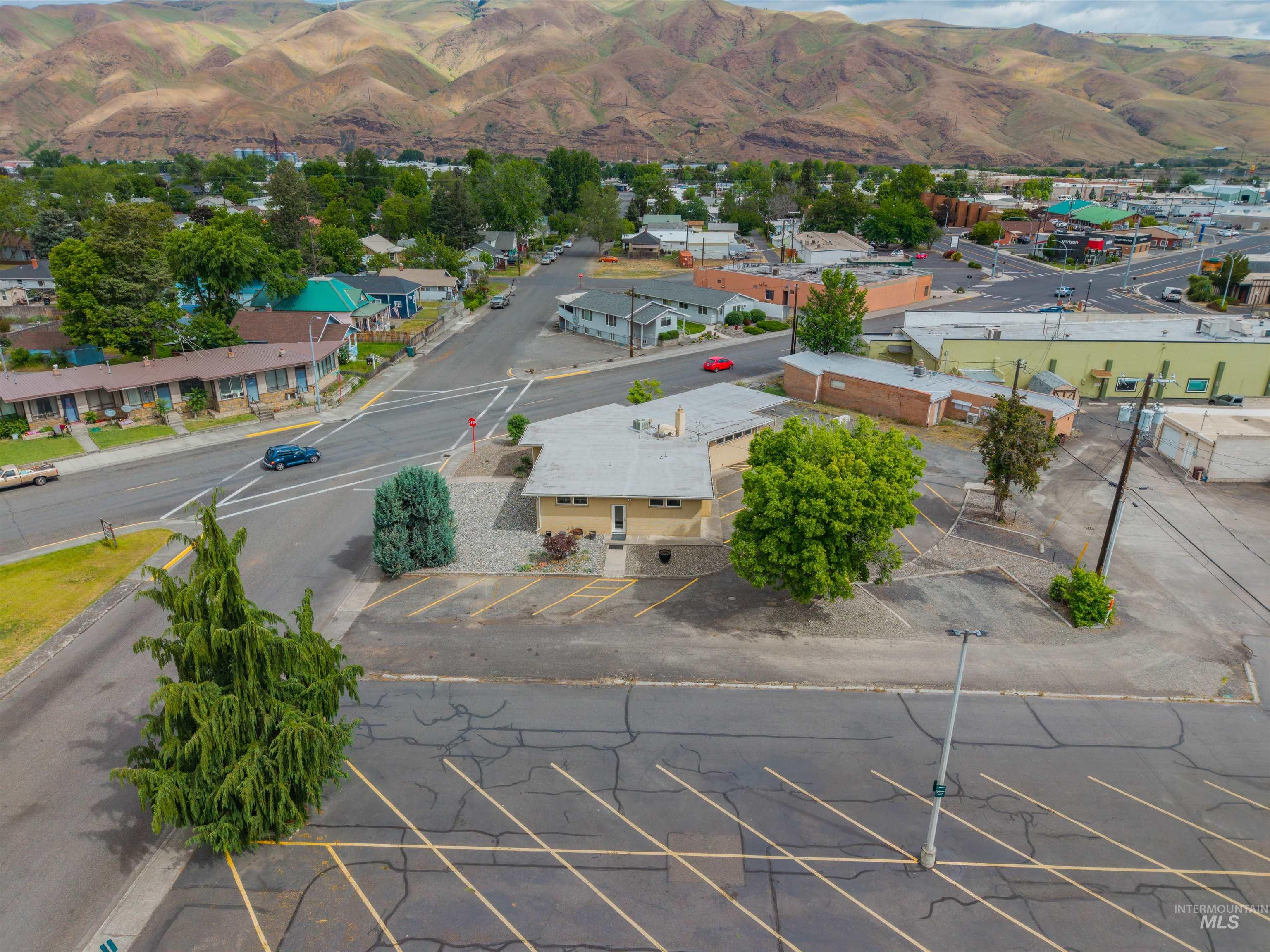 619 Diagonal Street, Clarkston, Washington 99403, Business/Commercial For Sale, Price $600,000,MLS 98986818