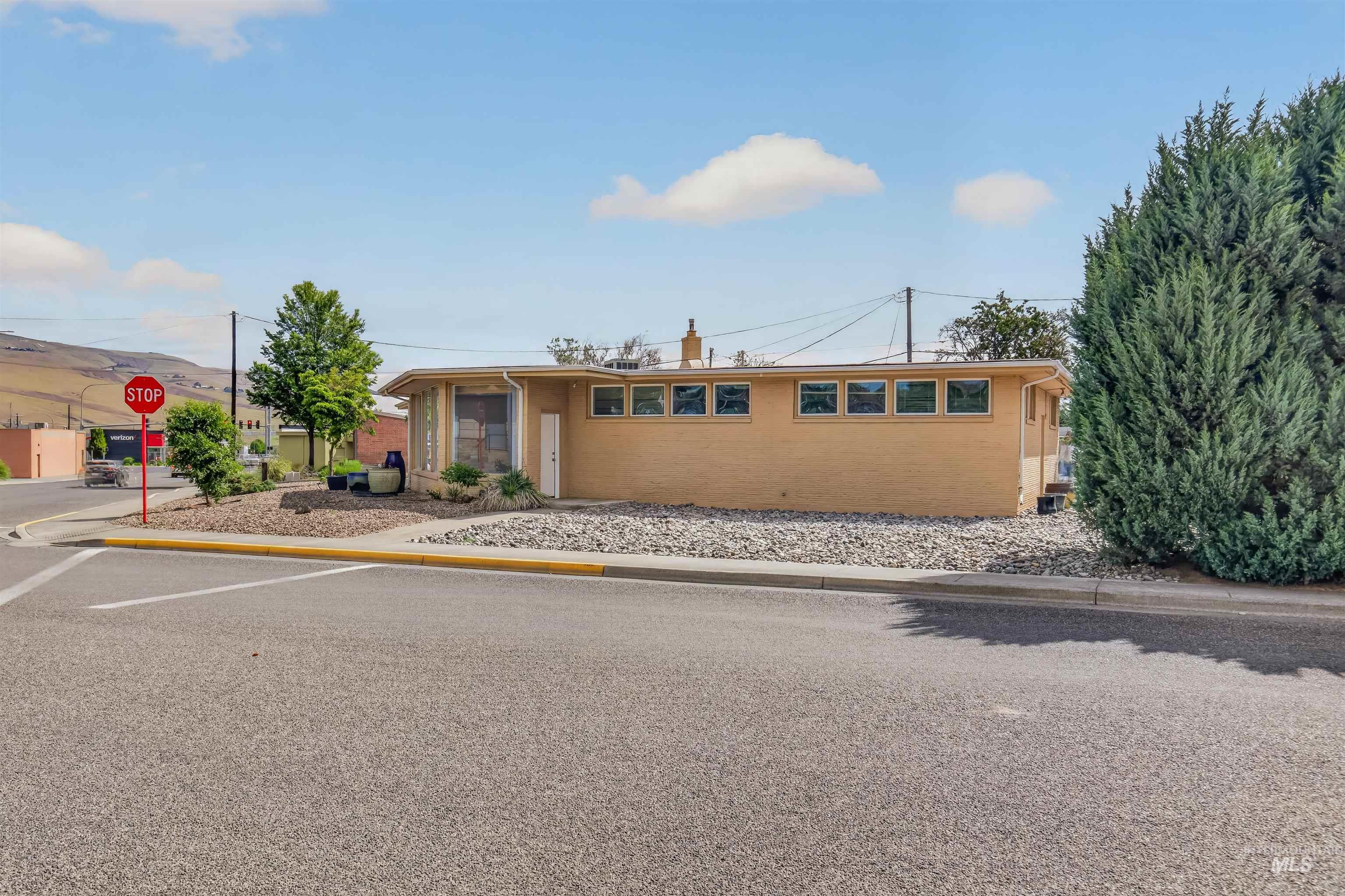 619 Diagonal Street, Clarkston, Washington 99403, Business/Commercial For Sale, Price $600,000,MLS 98986818