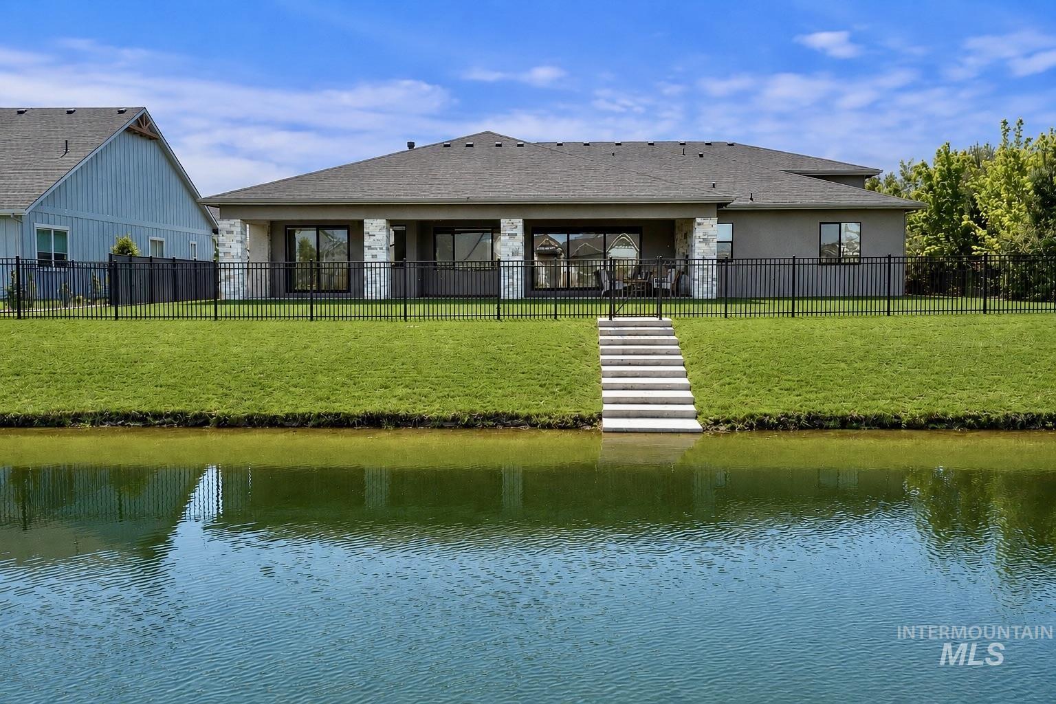 207 S Eagles Roost Way, Eagle, Idaho 83616, 4 Bedrooms, 4.5 Bathrooms, Residential For Sale, Price $1,299,000,MLS 98986820