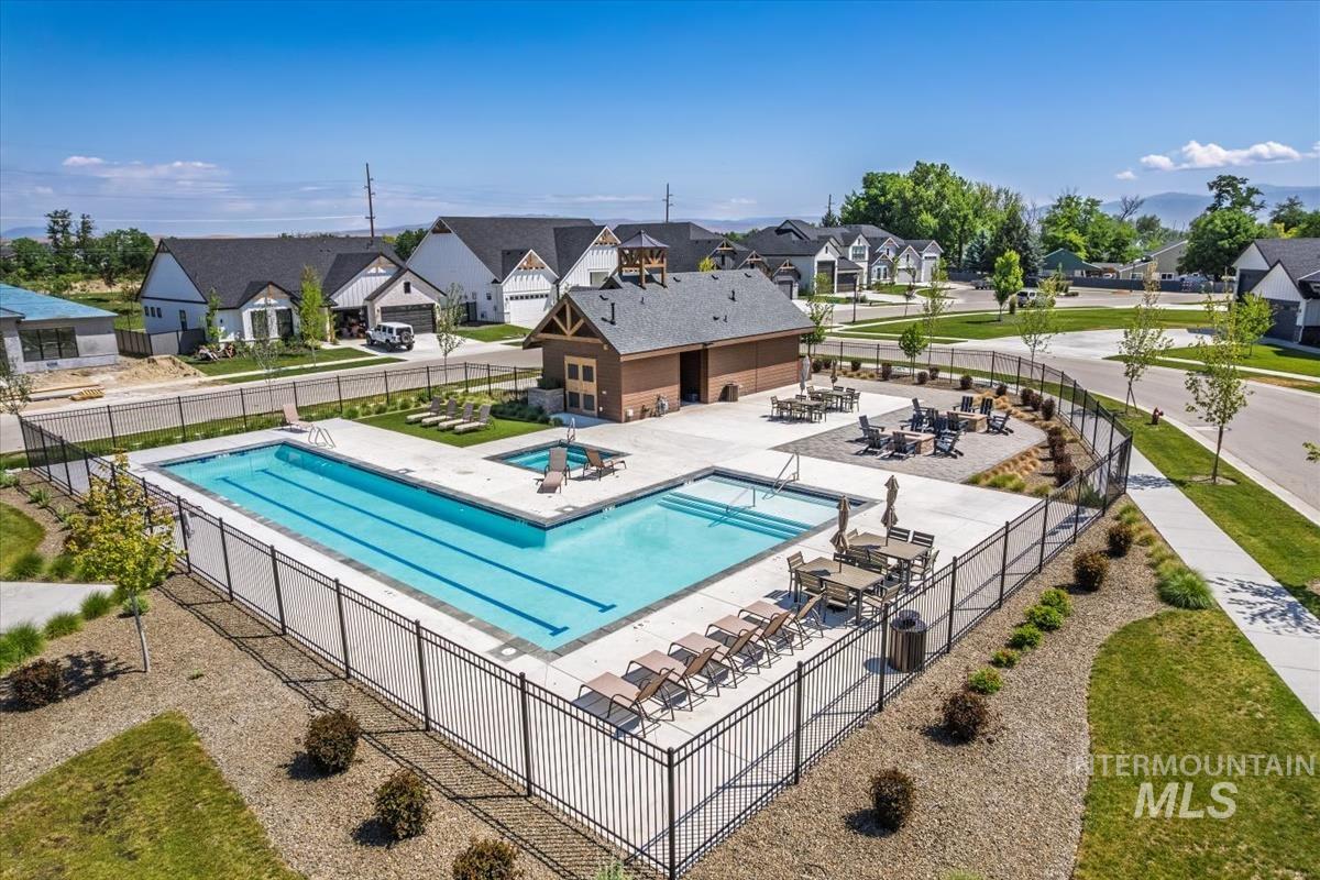 207 S Eagles Roost Way, Eagle, Idaho 83616, 4 Bedrooms, 4.5 Bathrooms, Residential For Sale, Price $1,299,000,MLS 98986820