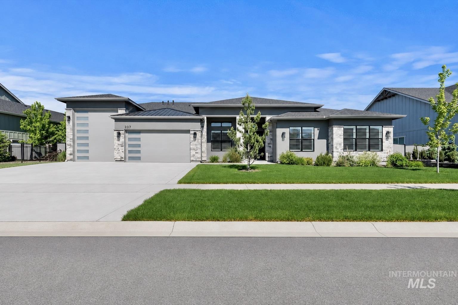 207 S Eagles Roost Way, Eagle, Idaho 83616, 4 Bedrooms, 4.5 Bathrooms, Residential For Sale, Price $1,299,000,MLS 98986820