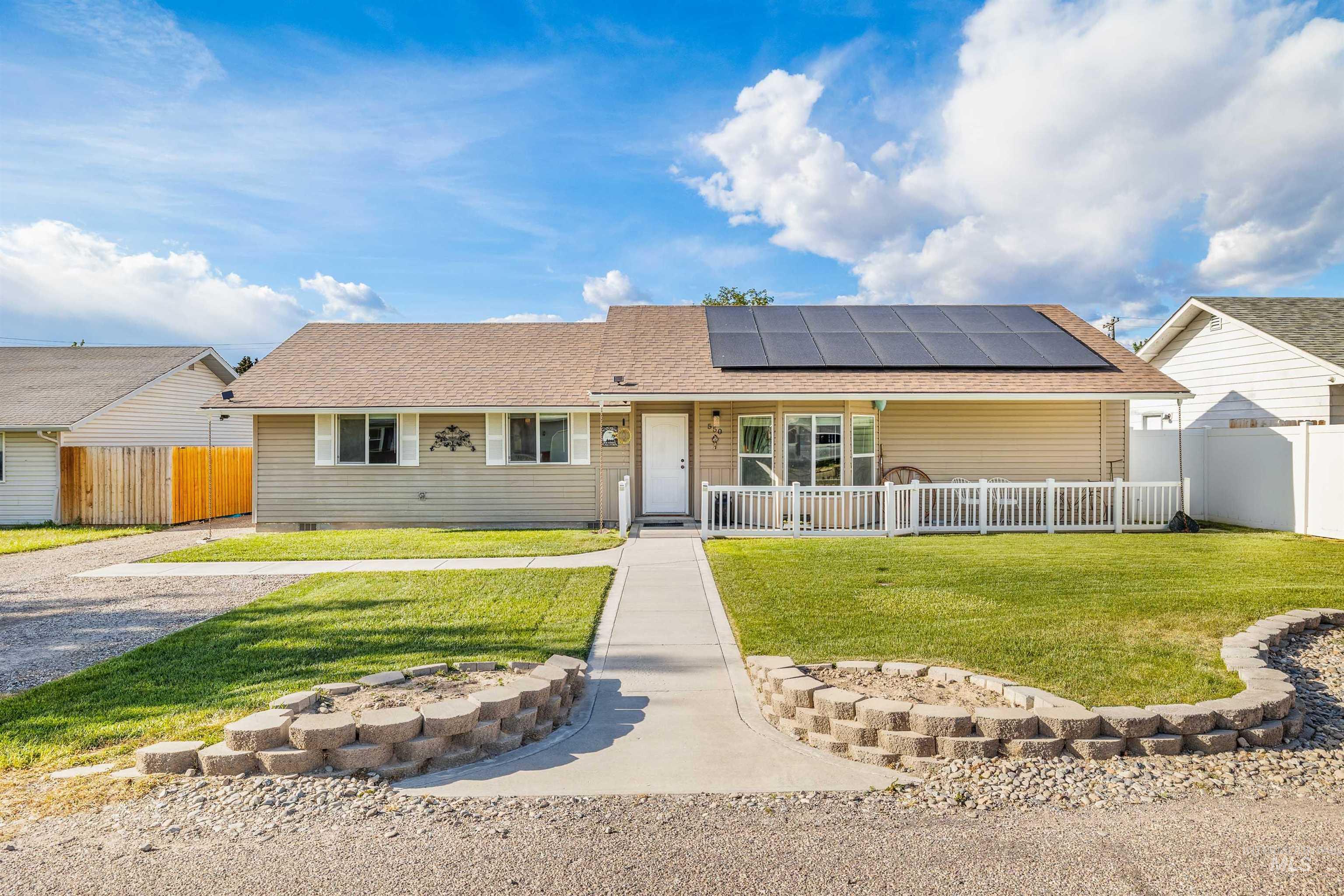 550 Maxine Lane, Kimberly, Idaho 83341, 3 Bedrooms, 2 Bathrooms, Residential For Sale, Price $460,000, 98986821