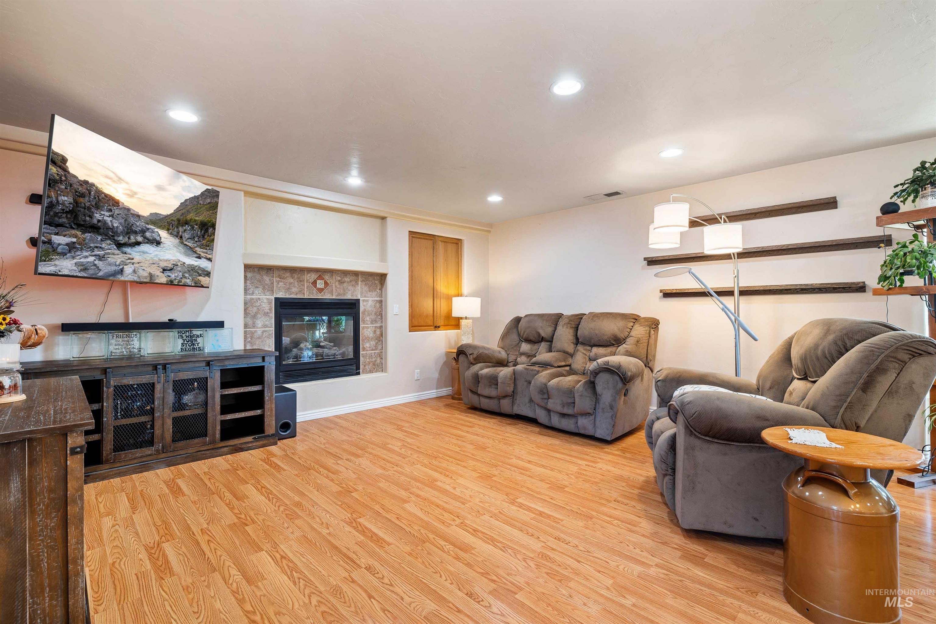 550 Maxine Lane, Kimberly, Idaho 83341, 3 Bedrooms, 2 Bathrooms, Residential For Sale, Price $460,000,MLS 98986821