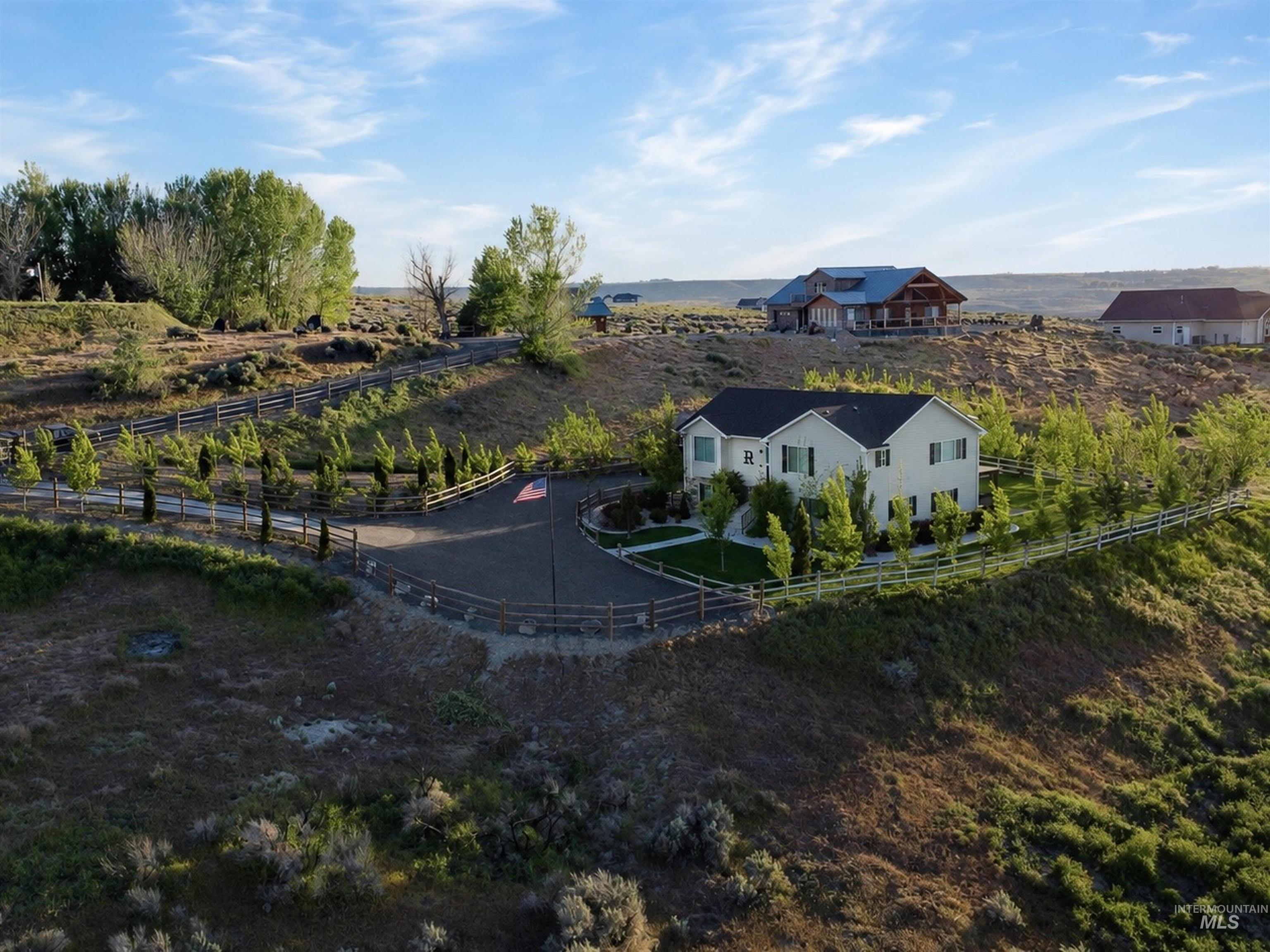 4525 Snake River Mesa Rd, Buhl, Idaho 83316-5145, 5 Bedrooms, 3 Bathrooms, Residential For Sale, Price $735,000,MLS 98986823