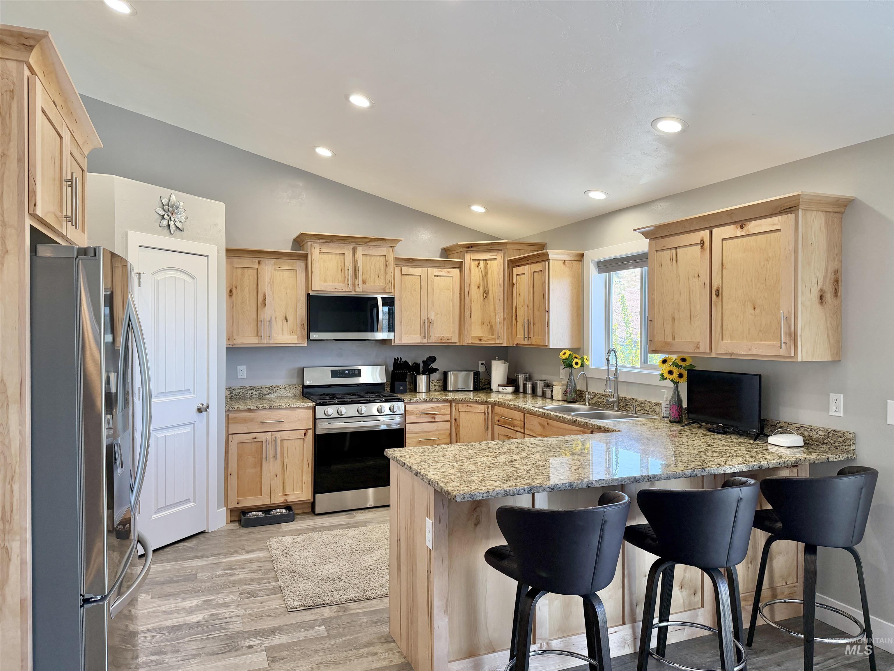 4525 Snake River Mesa Rd, Buhl, Idaho 83316-5145, 5 Bedrooms, 3 Bathrooms, Residential For Sale, Price $735,000,MLS 98986823