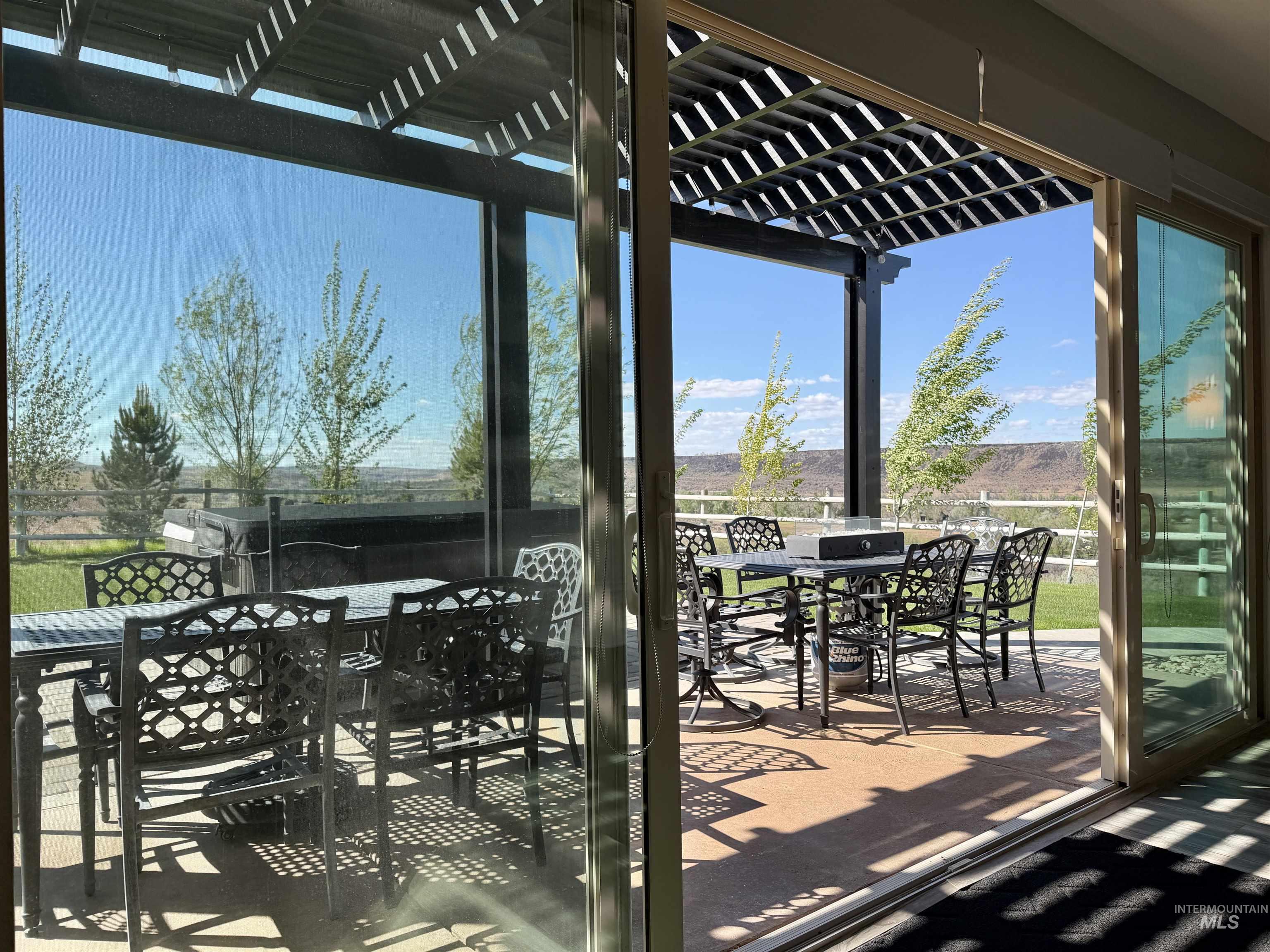 4525 Snake River Mesa Rd, Buhl, Idaho 83316-5145, 5 Bedrooms, 3 Bathrooms, Residential For Sale, Price $735,000,MLS 98986823