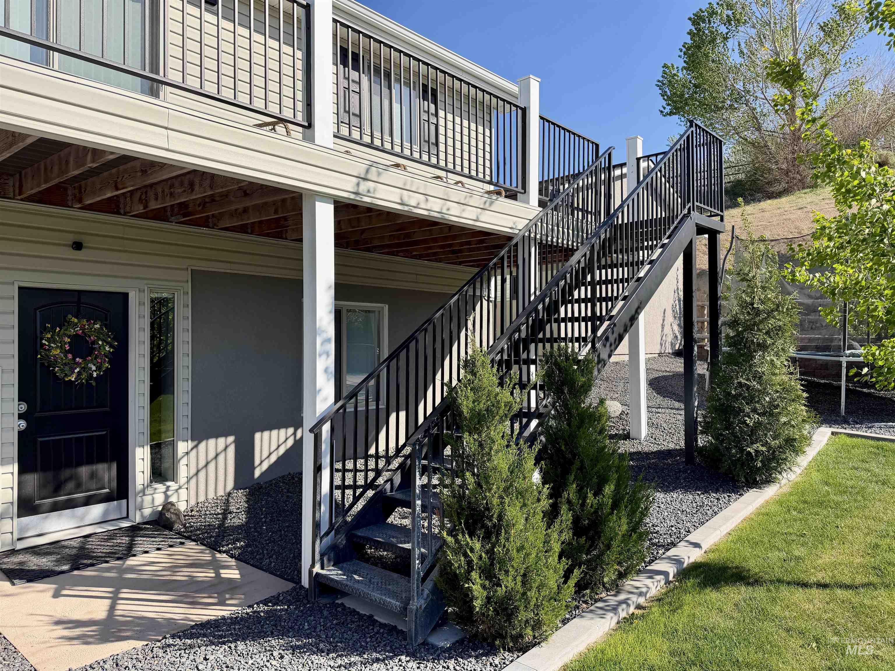 4525 Snake River Mesa Rd, Buhl, Idaho 83316-5145, 5 Bedrooms, 3 Bathrooms, Residential For Sale, Price $735,000,MLS 98986823