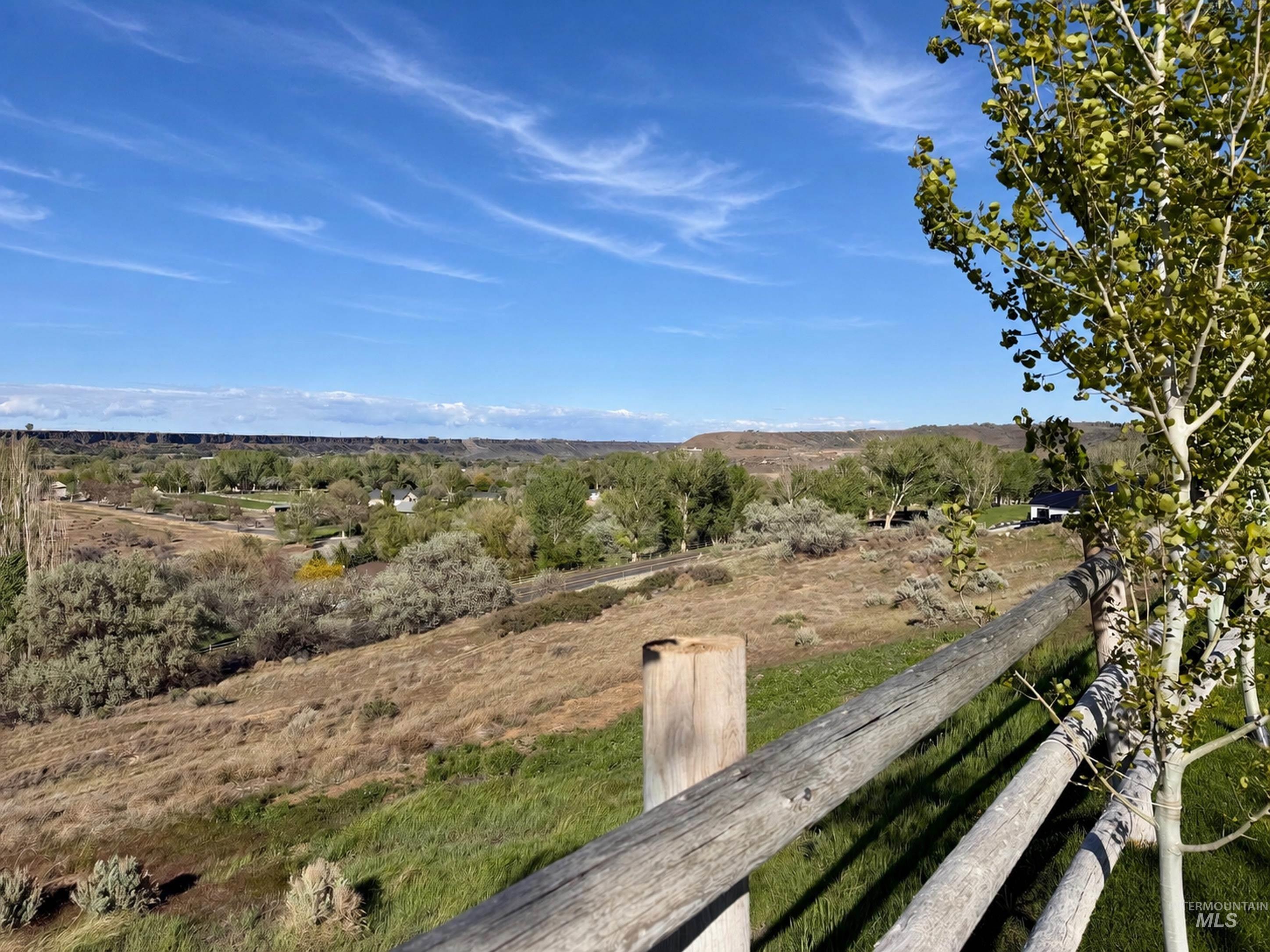 4525 Snake River Mesa Rd, Buhl, Idaho 83316-5145, 5 Bedrooms, 3 Bathrooms, Residential For Sale, Price $735,000,MLS 98986823